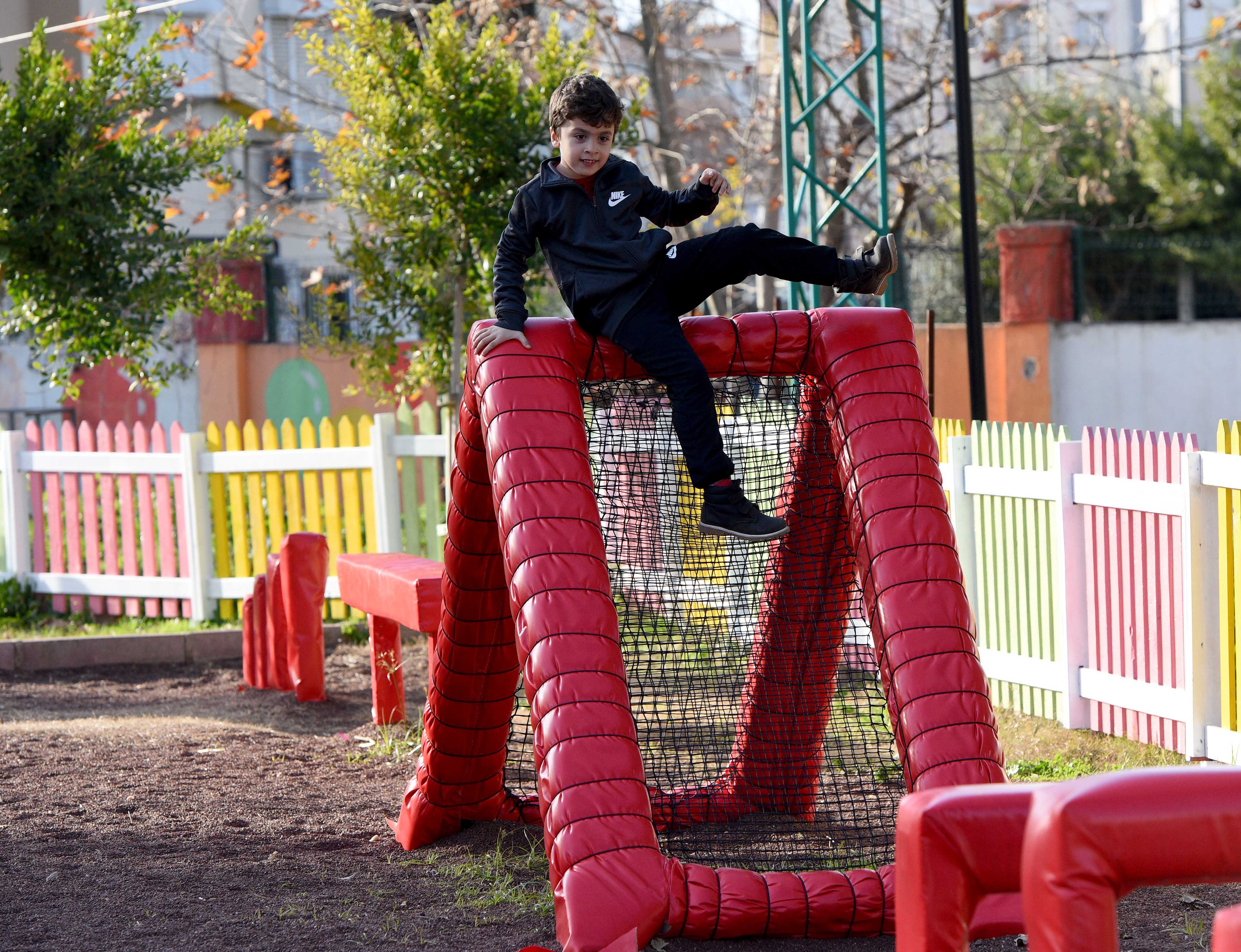 Y A R I Y I L T A T I L I N D E E G L E N C E N I N A D R E S I T E N E 1126966 334462