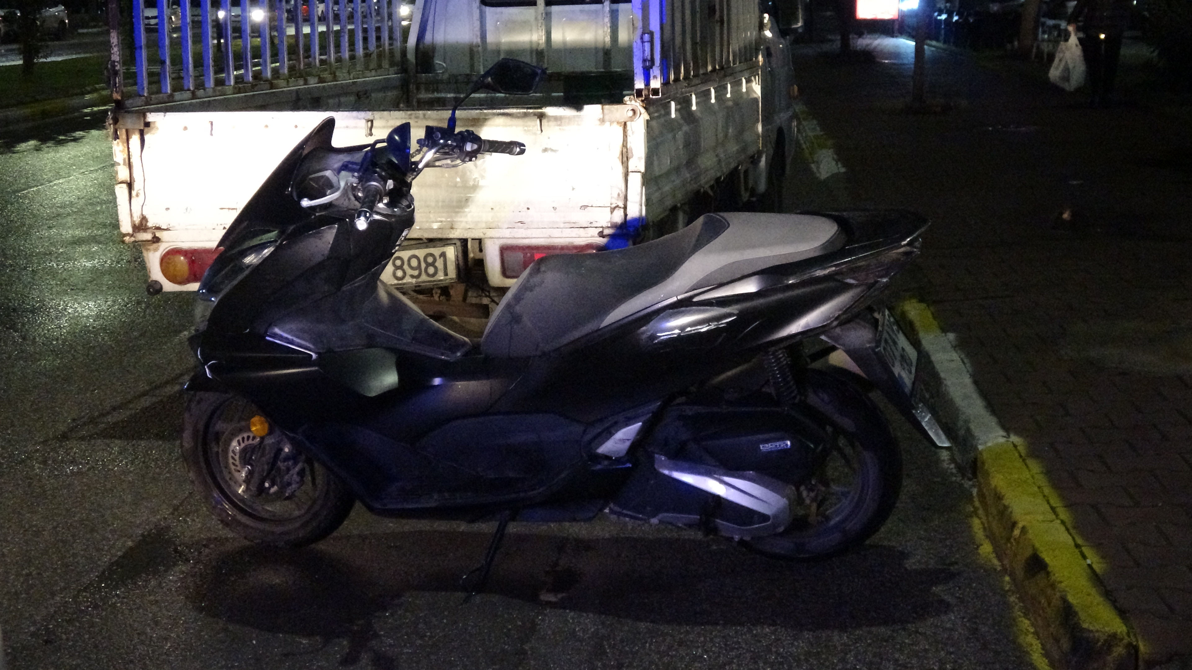 Y A Y A G E C I D I N D E M O T O S I K L E T C A R P T I 2 Y A R A 1110708 329695