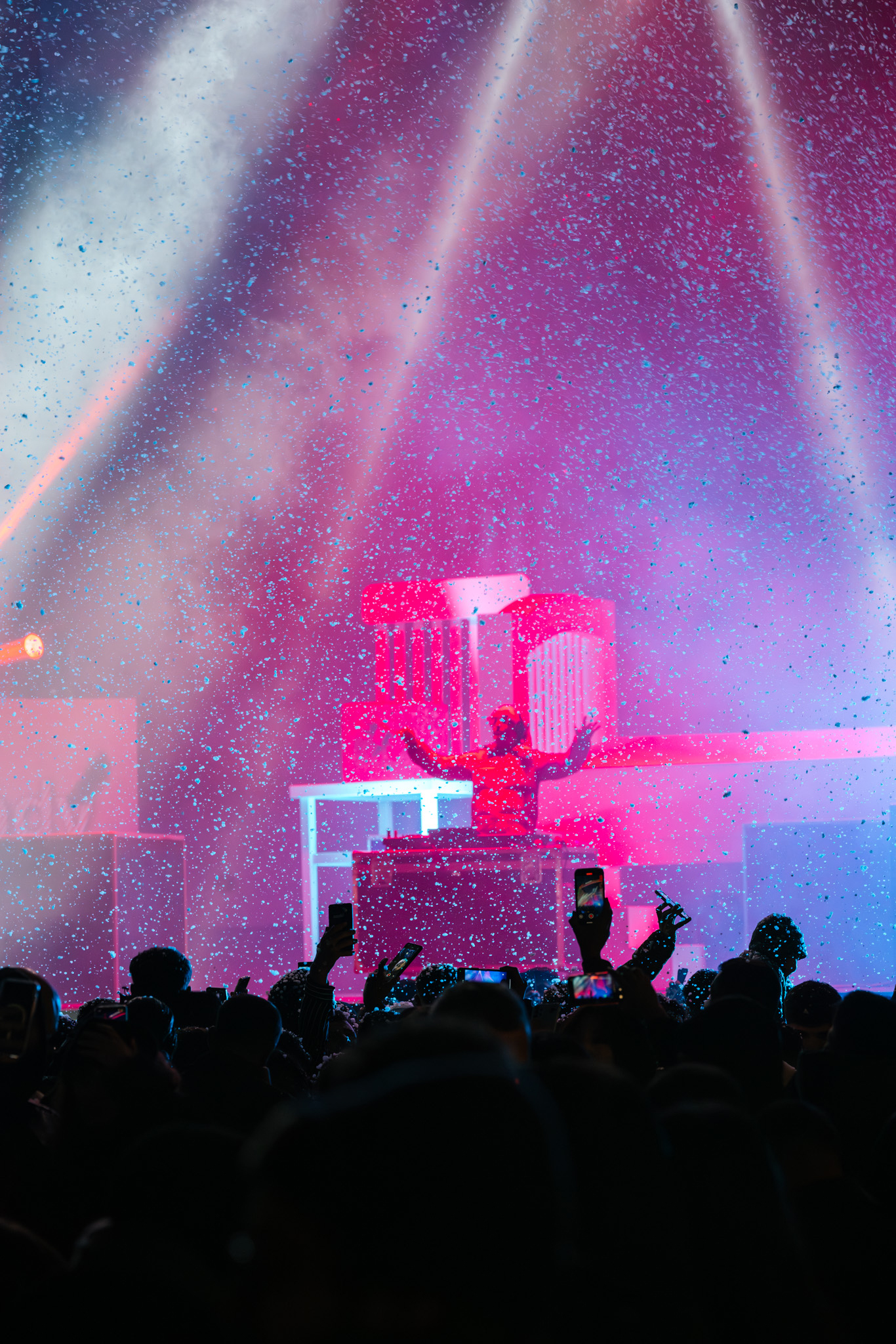 Y I L B A S I E G L E N C E S I N E 50 B I N D E N F A Z L A Z I Y A 1094585 324887