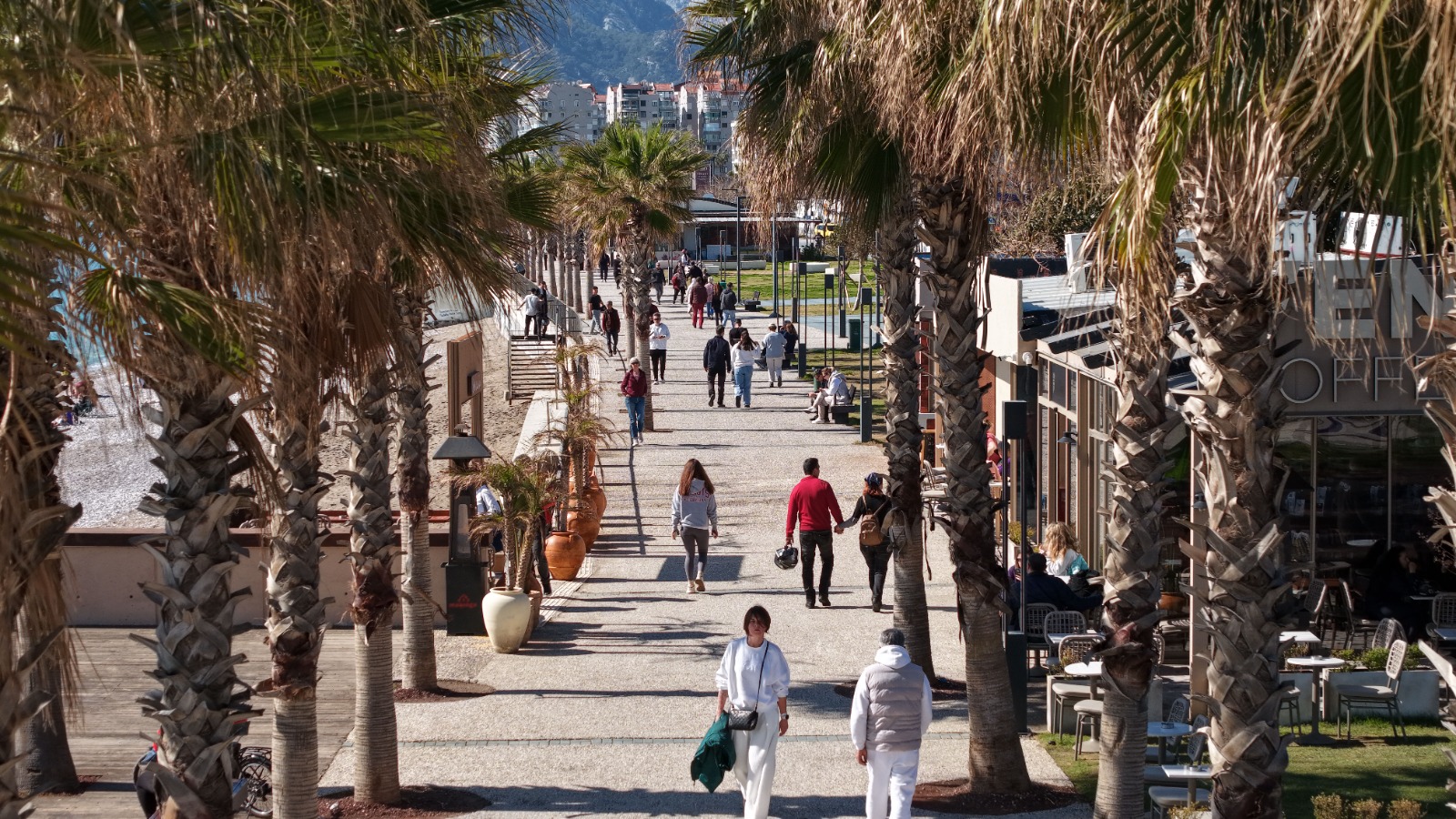 A N T A L Y A D A G U N E S I G O R E N S A H I L E K O S T U 1180817 350743