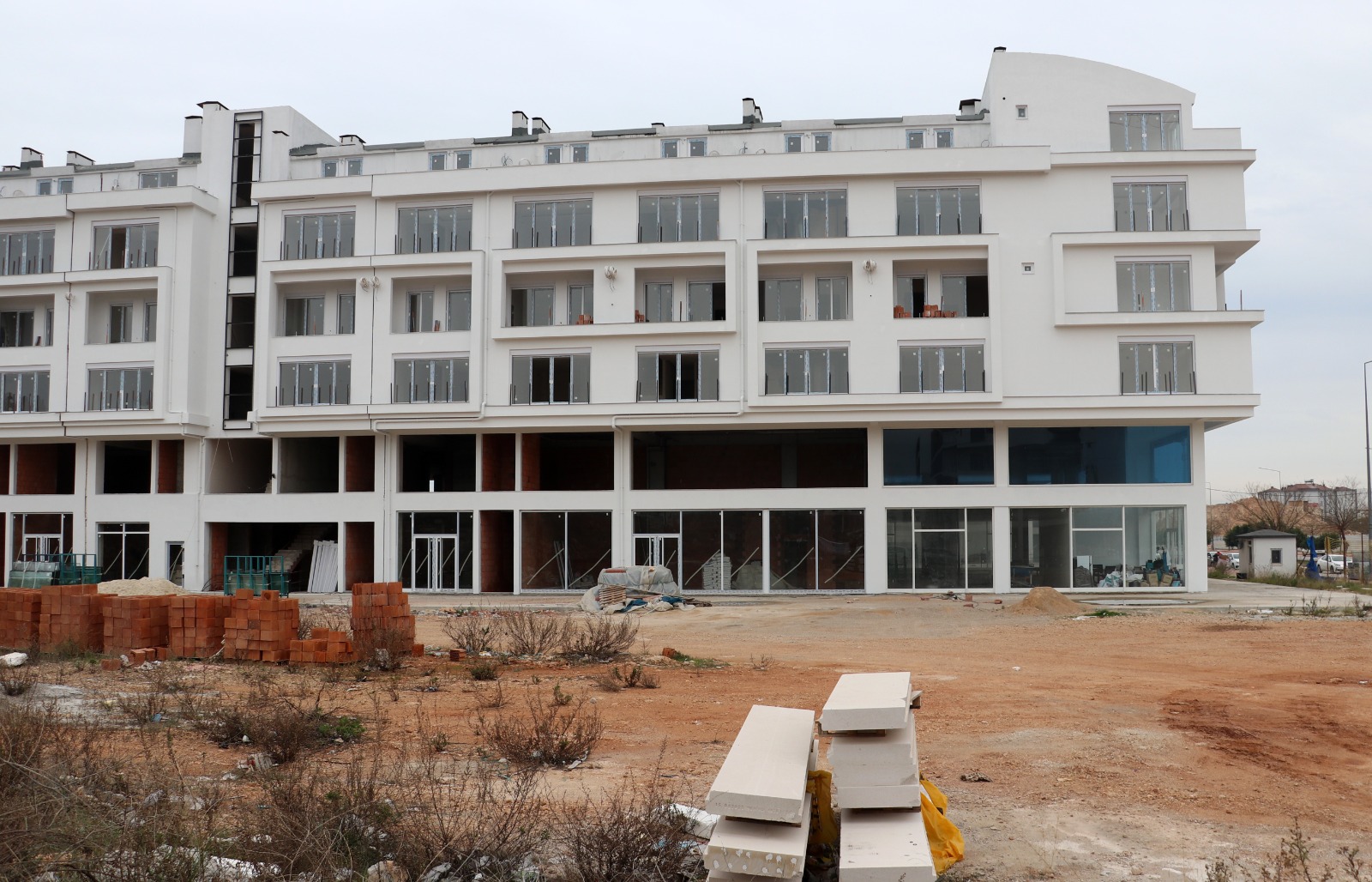 A N T A L Y A D A L U K S K O N U T P R O J E S I N D E T E S L I M A 1149349 341318