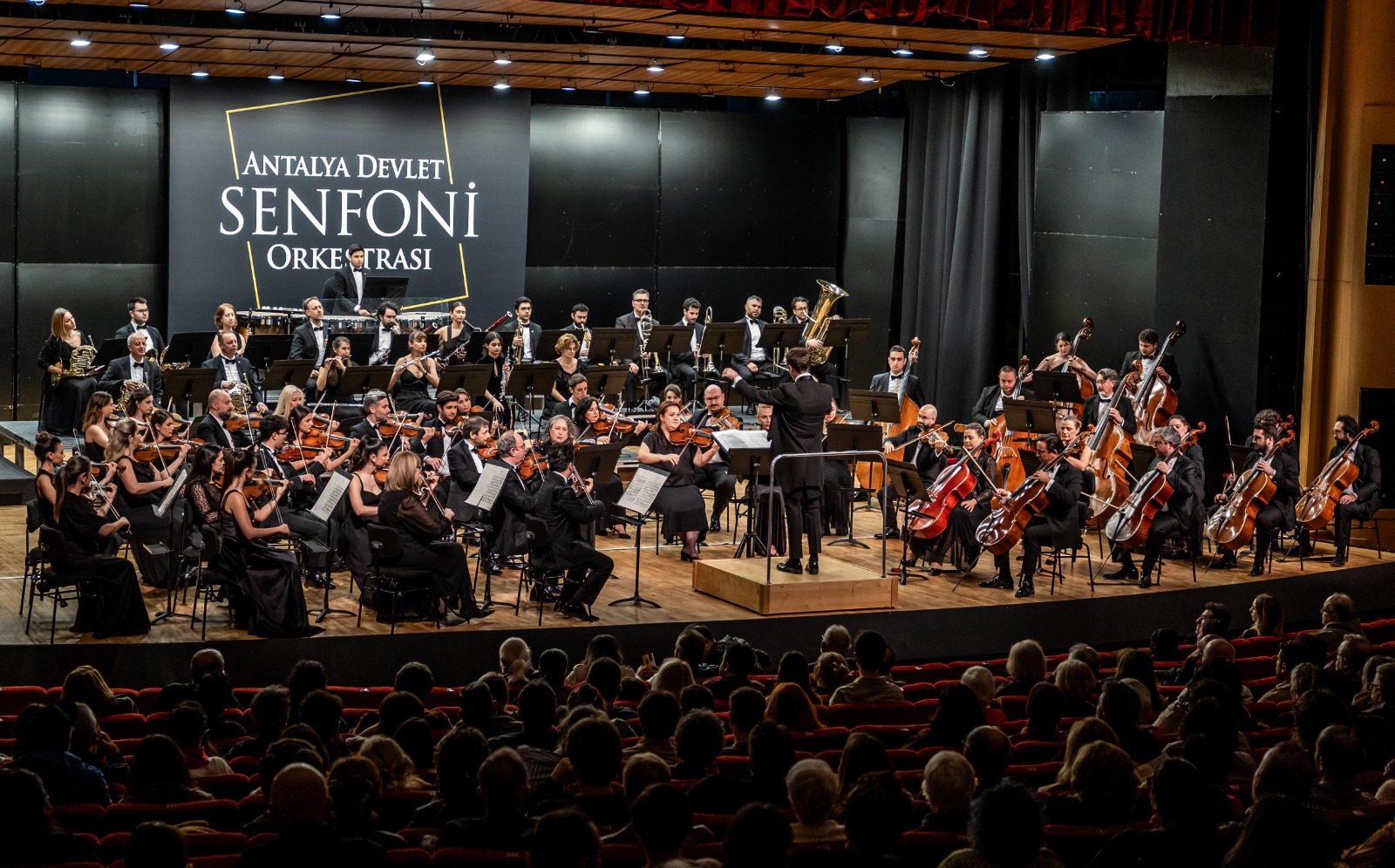 A N T A L Y A D E V L E T S E N F O N I O R K E S T R A S I S A N A T S 1180024 350531