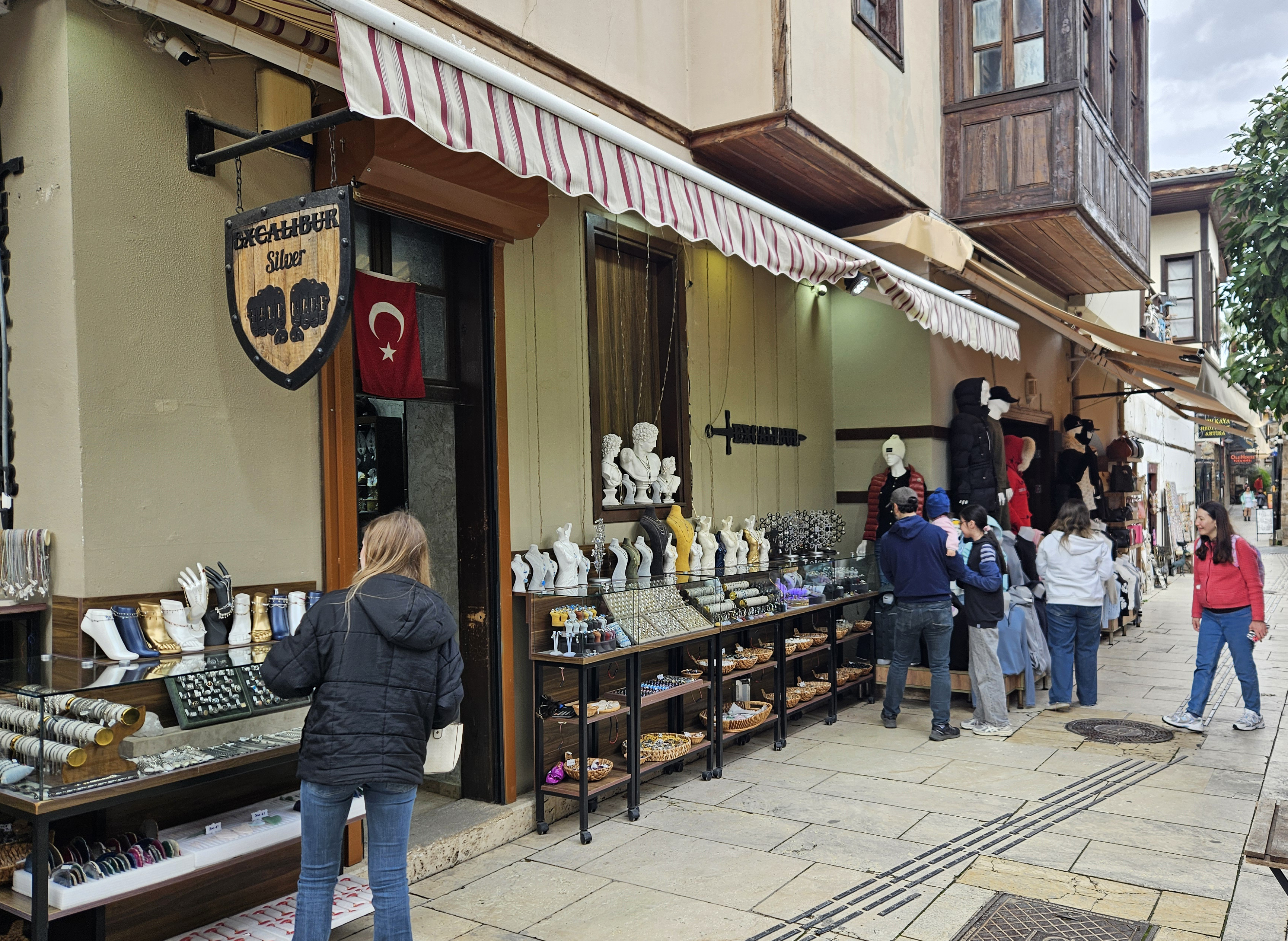 A N T A L Y A N I N T A R I H I V E T U R I S T I K M E R K E Z I K 1176284 349423