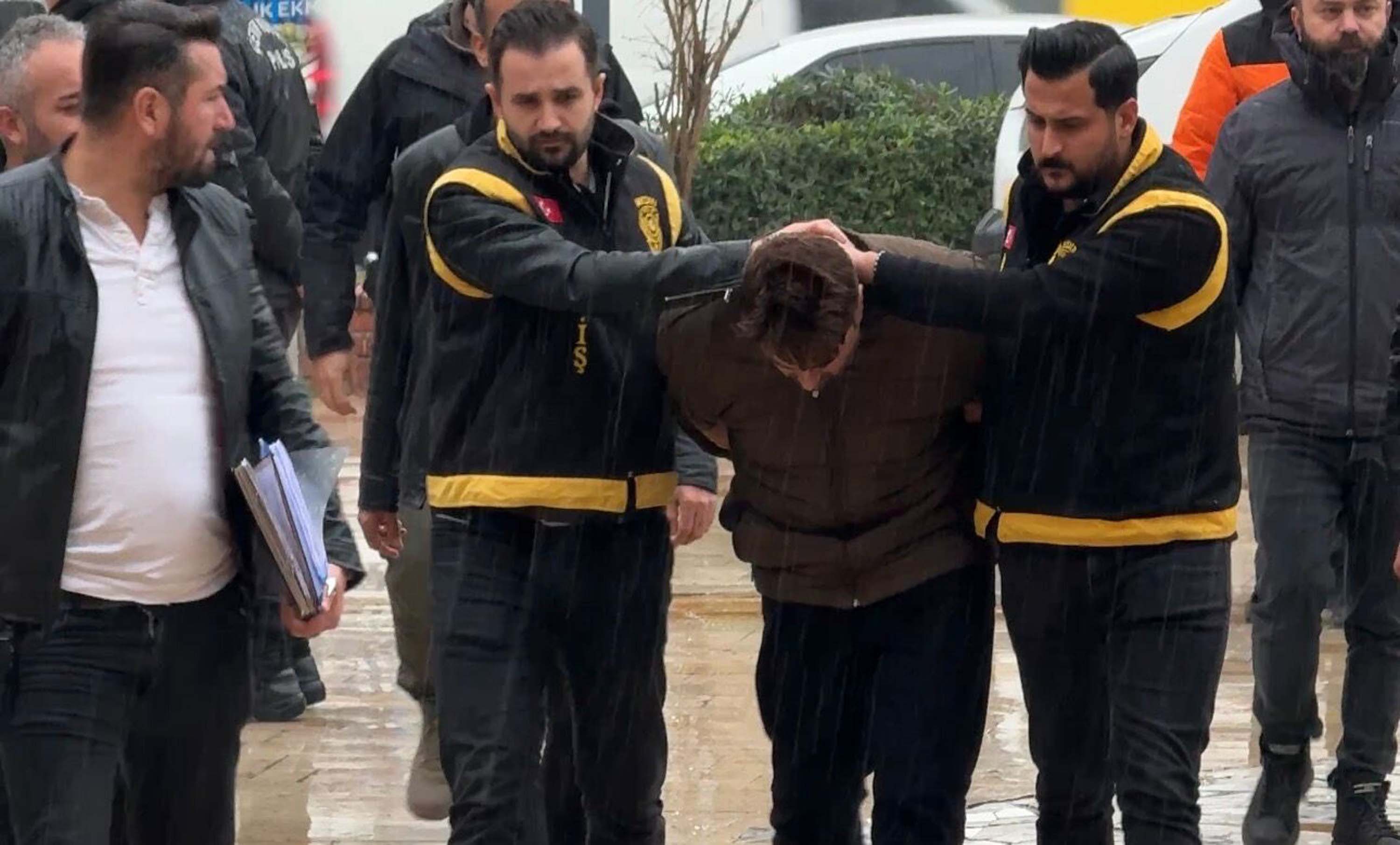 A Y D I N D A E V L E R I N D E O L U B U L U N A N C I F T I N C I 1179673 350426