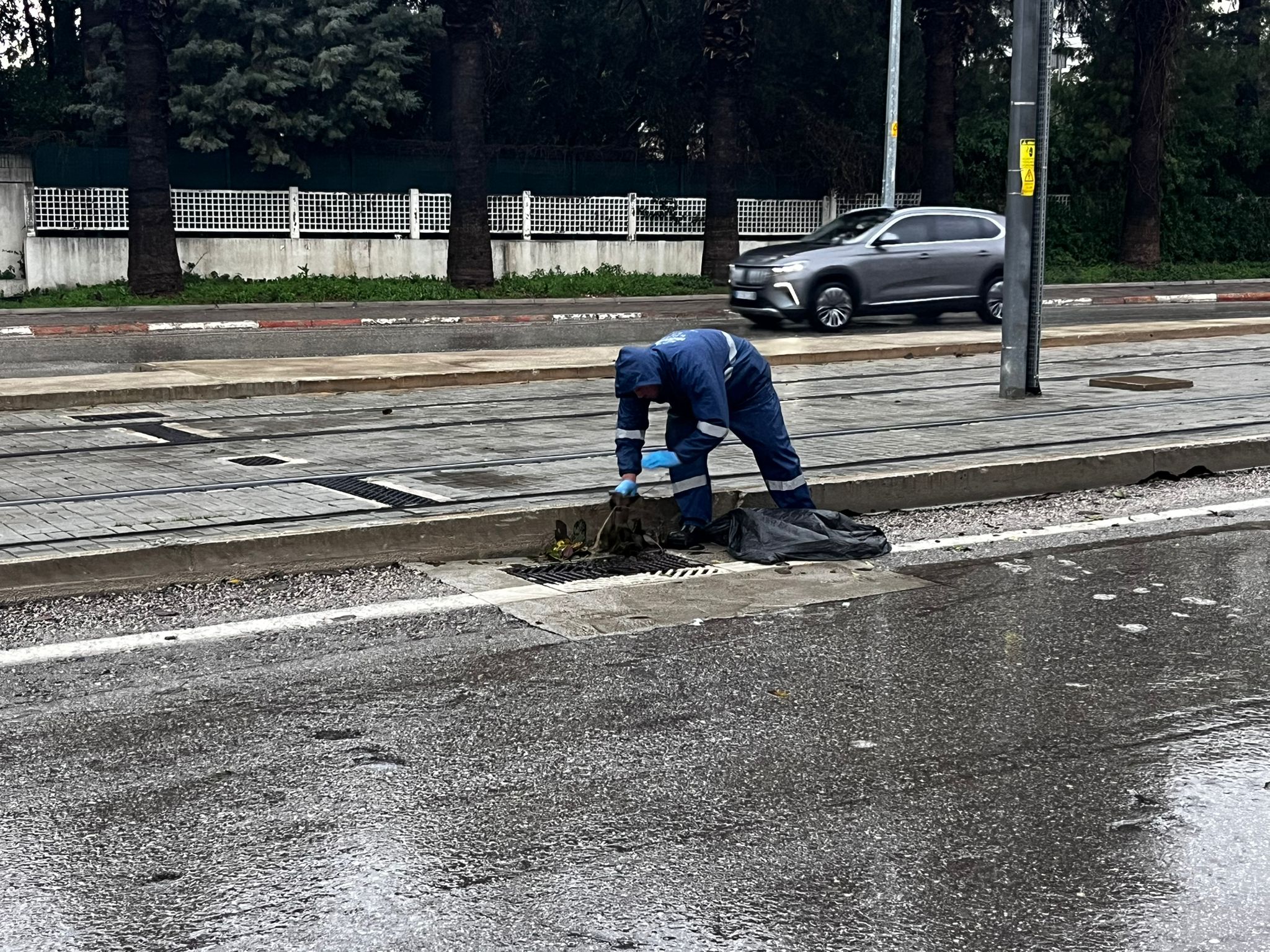 Antalya Büyükşehir Belediyesi Ekiplerinden Yol Mesaisi (3)