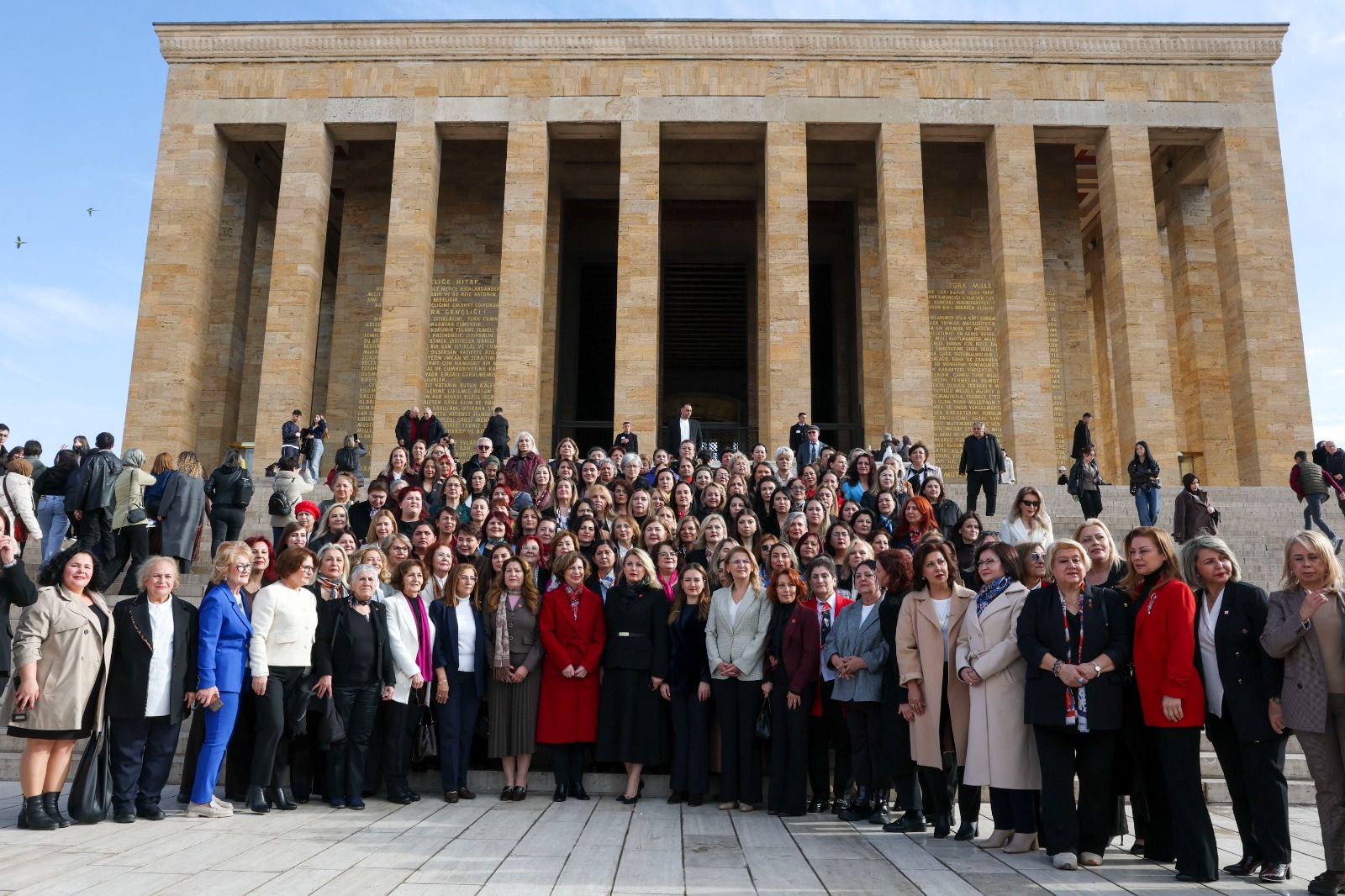 B A S K A N V E K I L I O Z D E M I R A T A’ N I N H U Z U R U N D A 1172888 348404