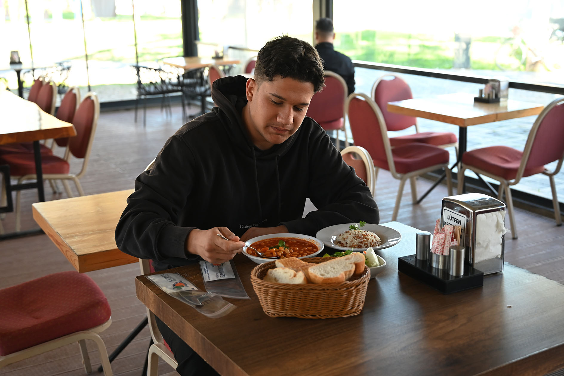 D E N I Z K A F E’ D E T A B L D O T U S U L U Y E M E K 1158193 343897