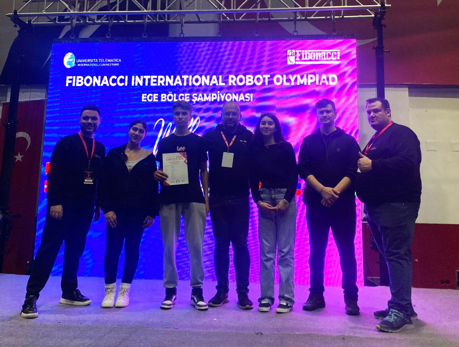 H C Kq7 M9 Xg A A G P