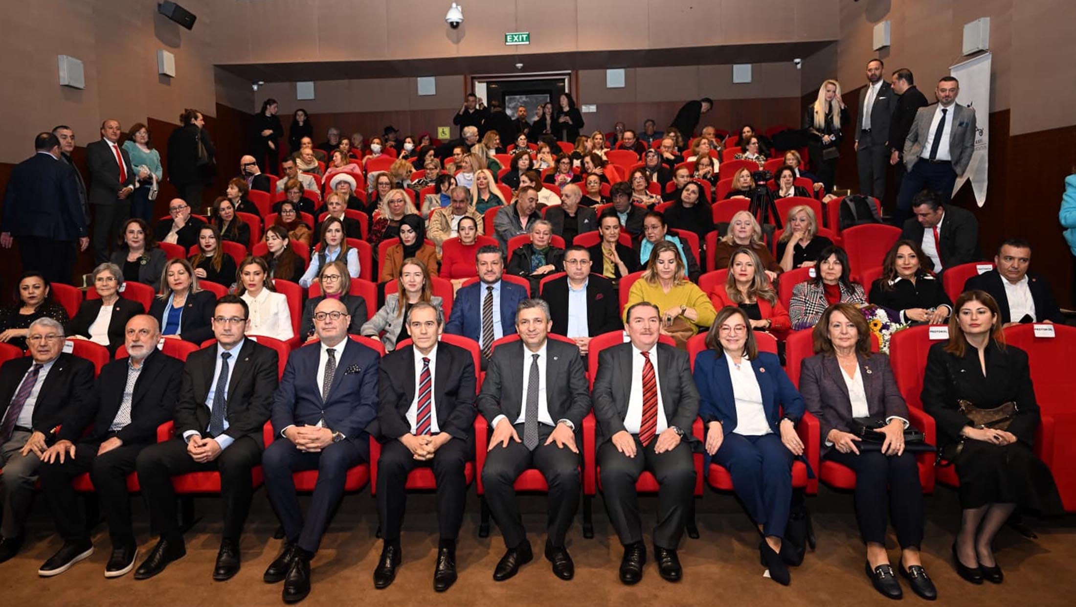 Jale Inan 2025 Antalya Yilin Kadini Odul 1153139 342427 (1)