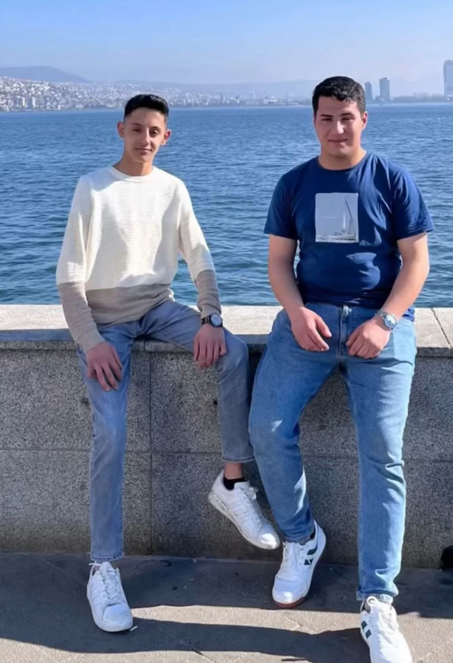 K A Y A K M E R K E Z I N E G I D E R K E N K A Z A D A H A Y A T L A 1145758 340201