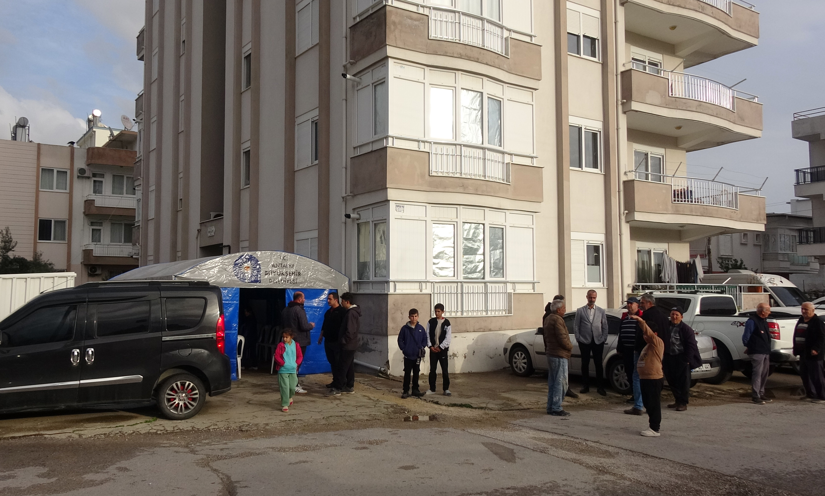 K A Y A K M E R K E Z I N E G I D E R K E N K A Z A D A H A Y A T L A 1145765 340201