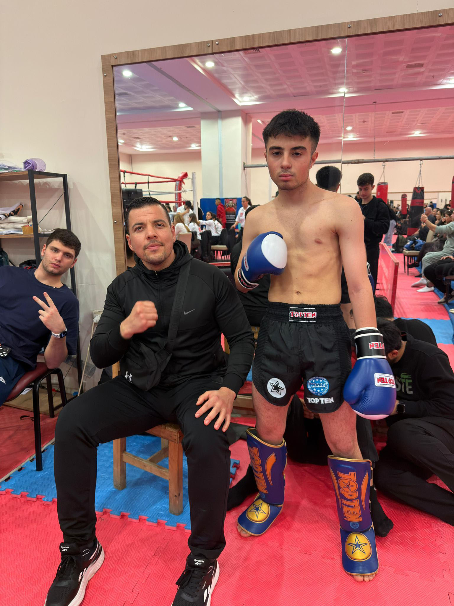 K I C K B O K S V E B O K S S P O R C U L A R I N D A N O N E M L I 1159273 344218