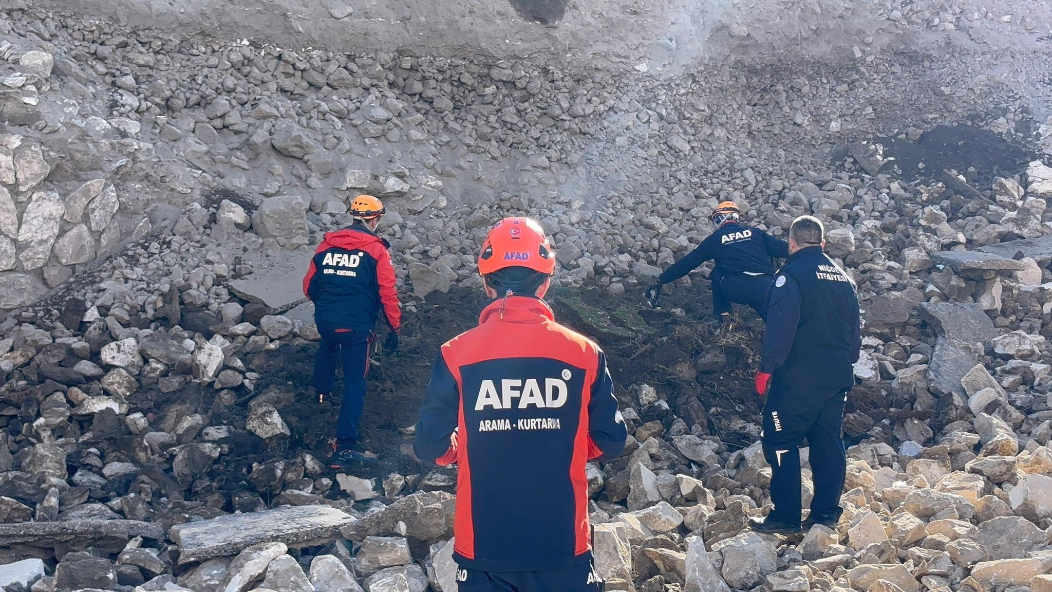 N I G D E K A L E S I N I N I S T I N A T D U V A R I C O K T U 1179573 350403