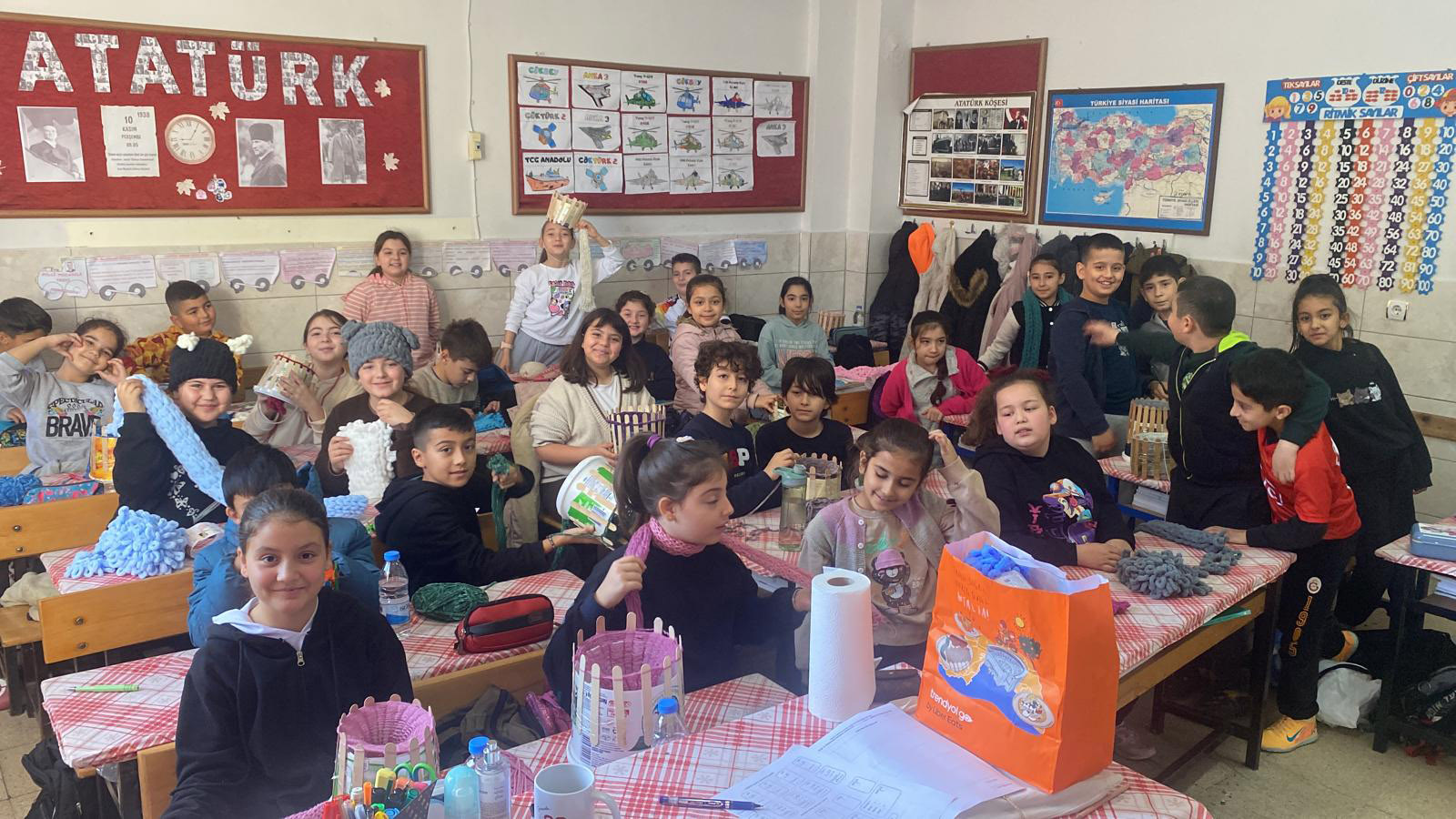 O G R E N C I L E R D E N D E P R E M Z E D E C O C U K L A R A H E D I Y 1155087 343009