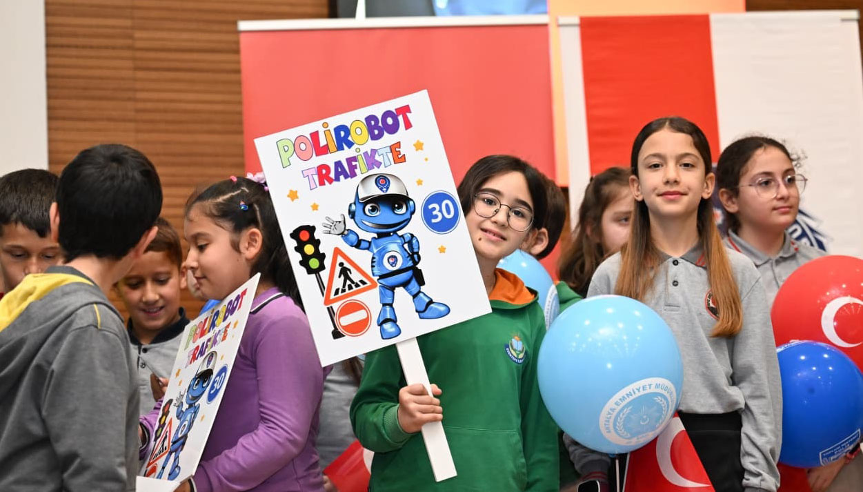 P O L I R O B O T I L E C O C U K L A R A T R A F I K B I L I N C I 1161081 344808