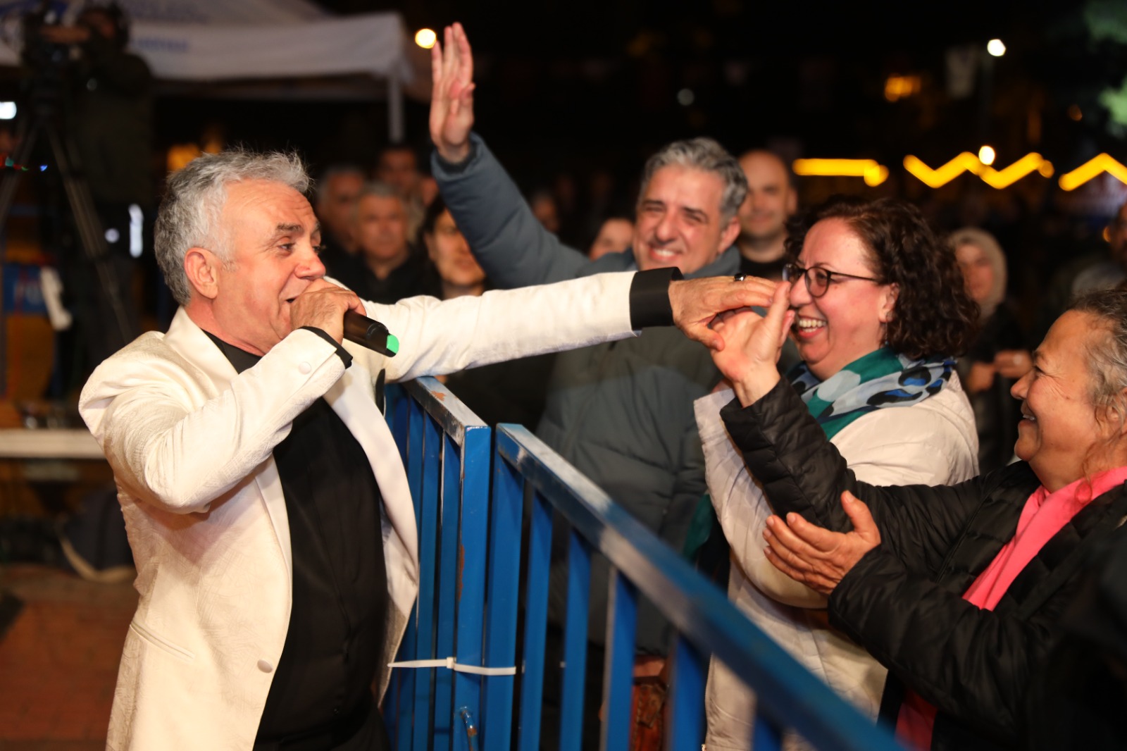 R A M A Z A N A K S A M L A R I N A R E N K K A T A N E T K I N L I K L 1181994 351077