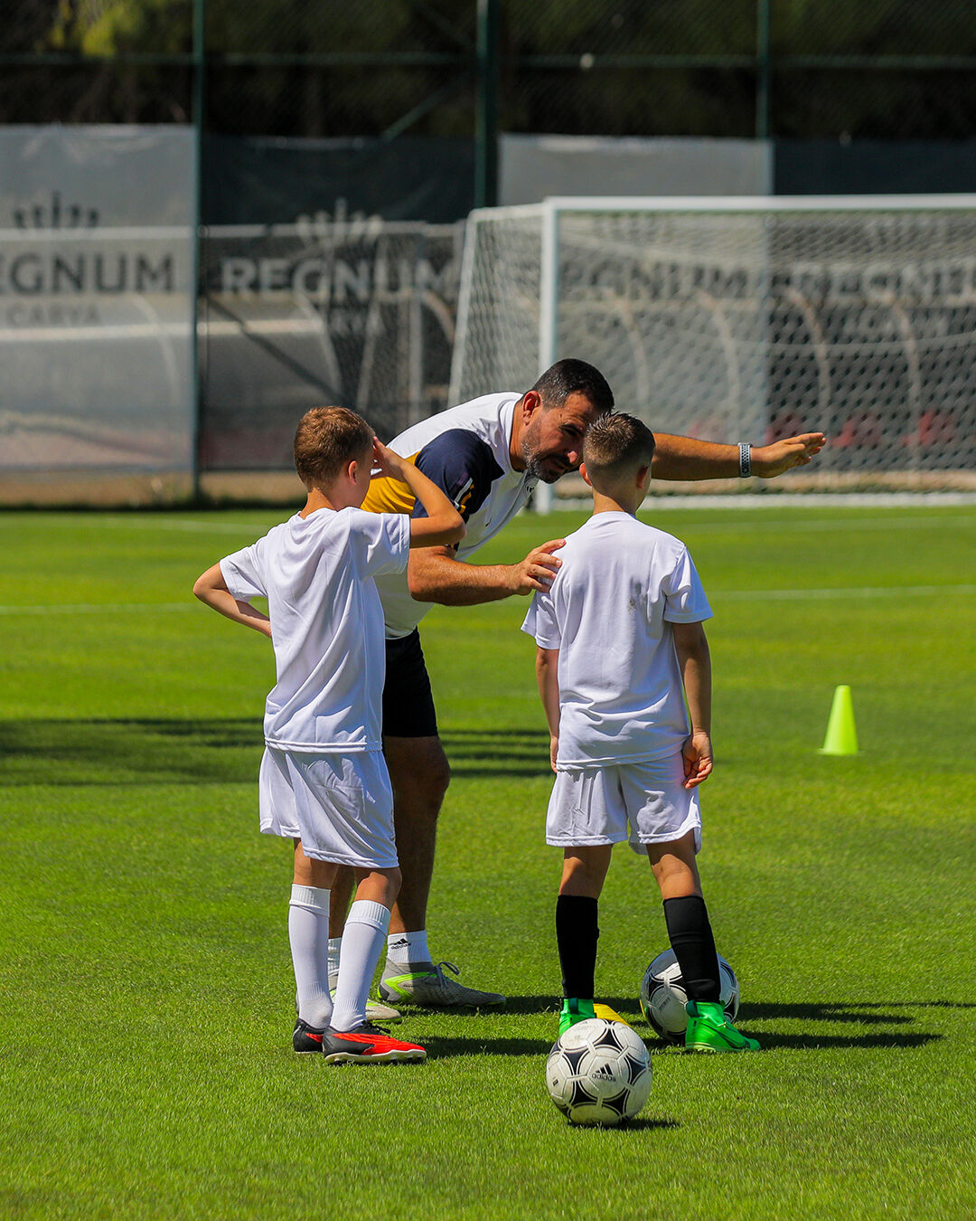 R E A L M A D R I D F U T B O L O K U L U R E G N U M D A 1183755 351663