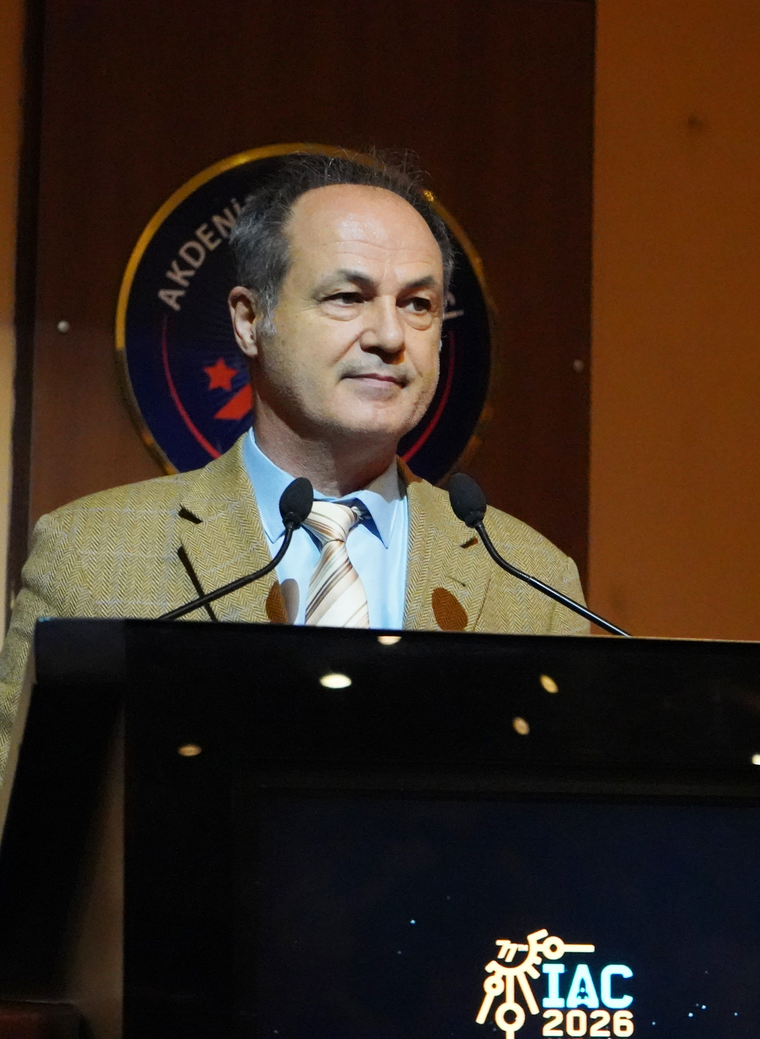 T U R K I Y E N I N I L K A S T R O N O T U G E Z E R A V C I U N I 1148559 341100