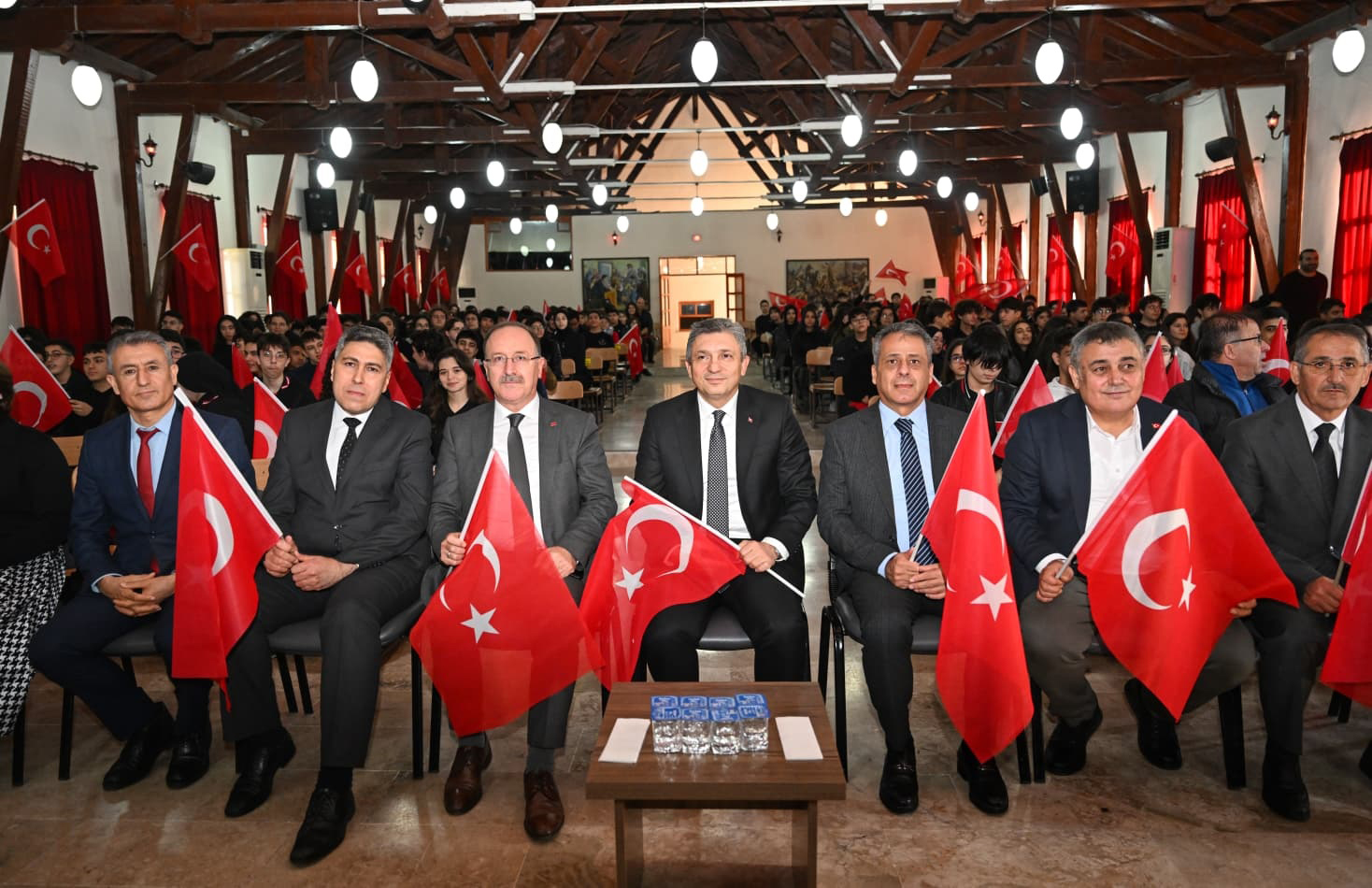 V A L I S A H I N I L K D E R S I M I Z B A Y R A K S E V G I S 1148480 341081