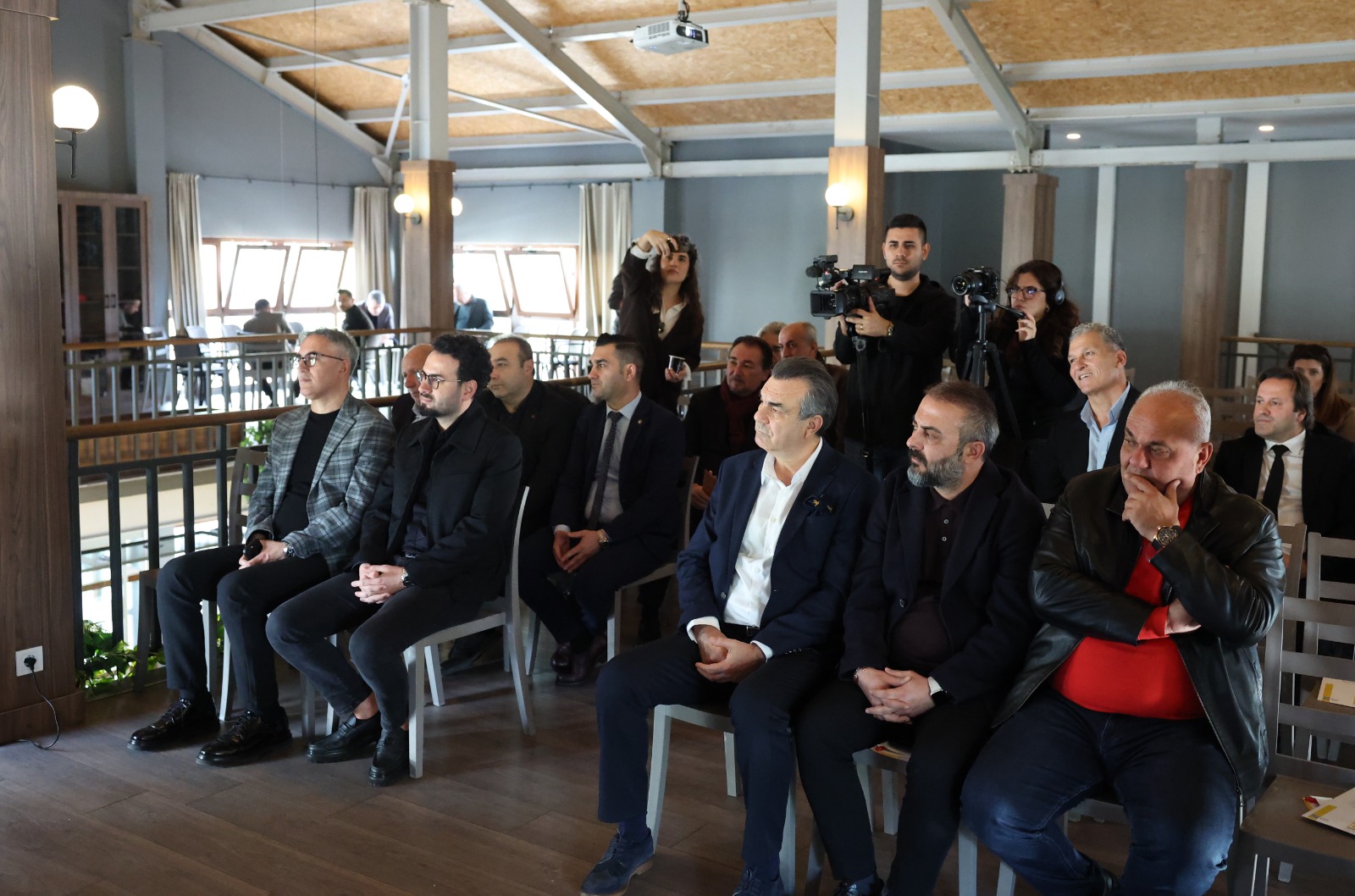 Y E R E L Y O N E T I M L E R D E N G I D A G U V E N L I G I I C I N 1176216 349393