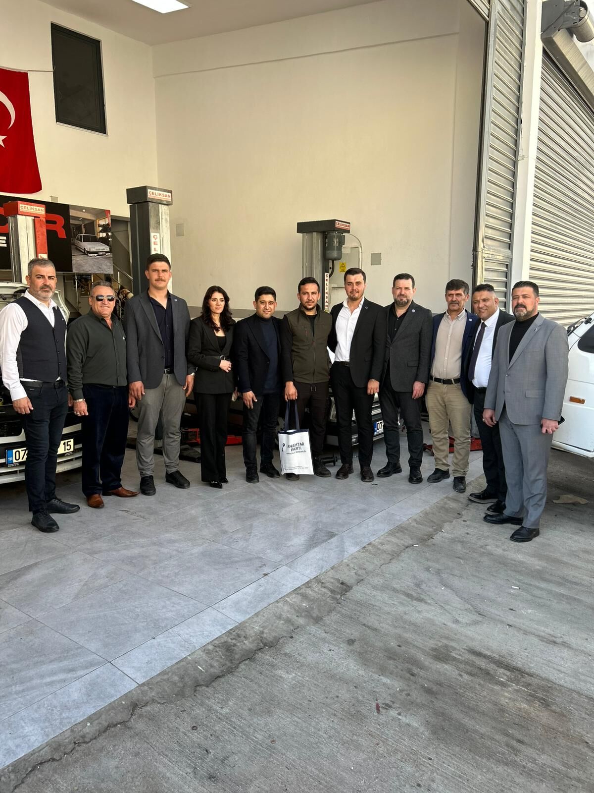 58Ef4061 0A00 4141 957F 7Ee08E0Aade3