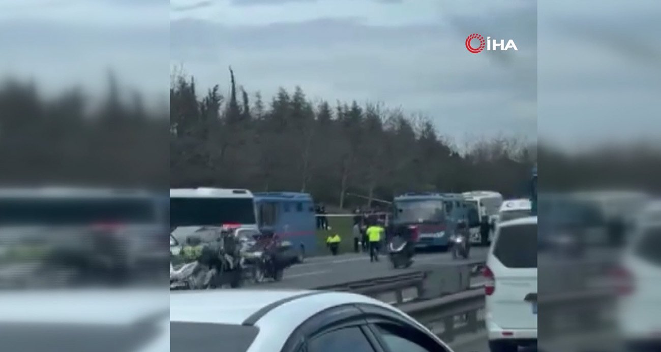 4 cezaevi aracı kaza yaptı