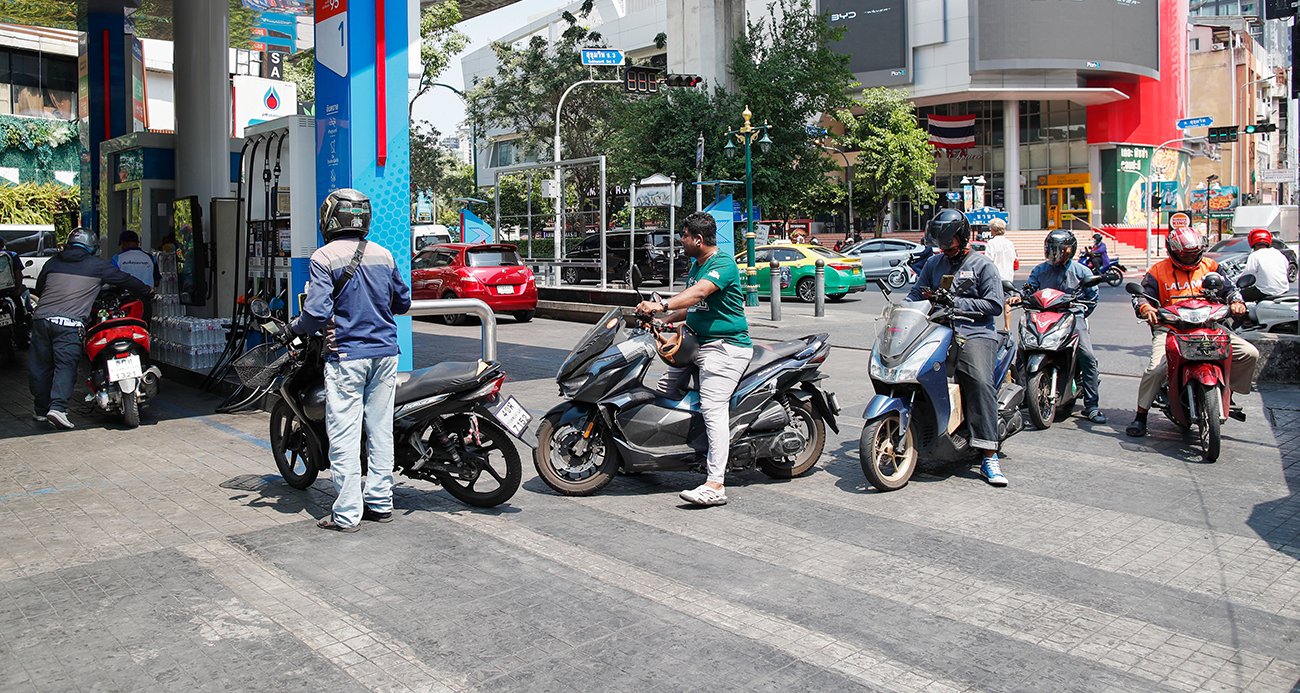 Akaryakıt krizi: Sürücüler istasyonlara akın etti