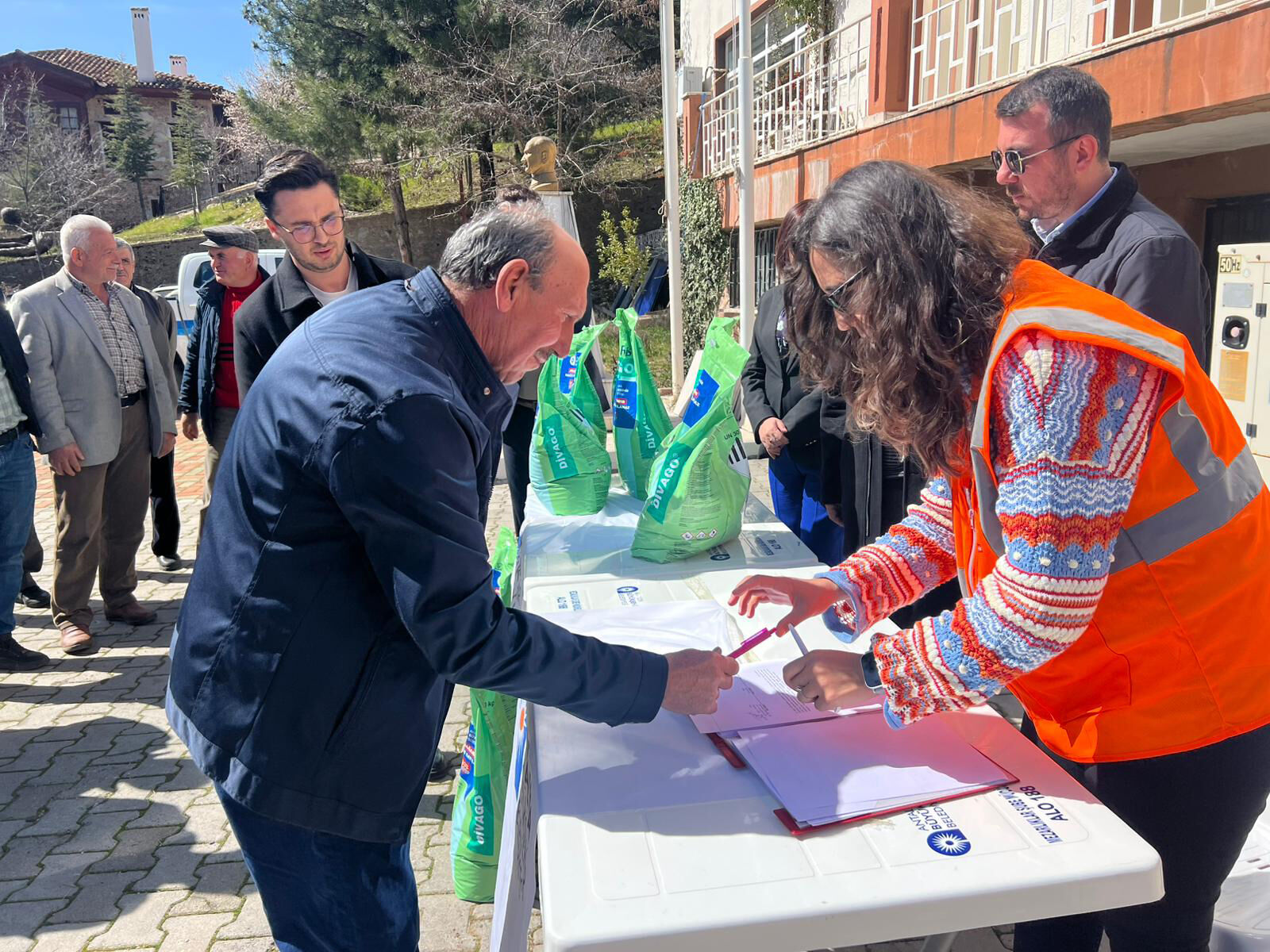 A K S E K I L I U R E T I C I L E R E B O R D O B U L A M A C I H I B E 1205085 358337