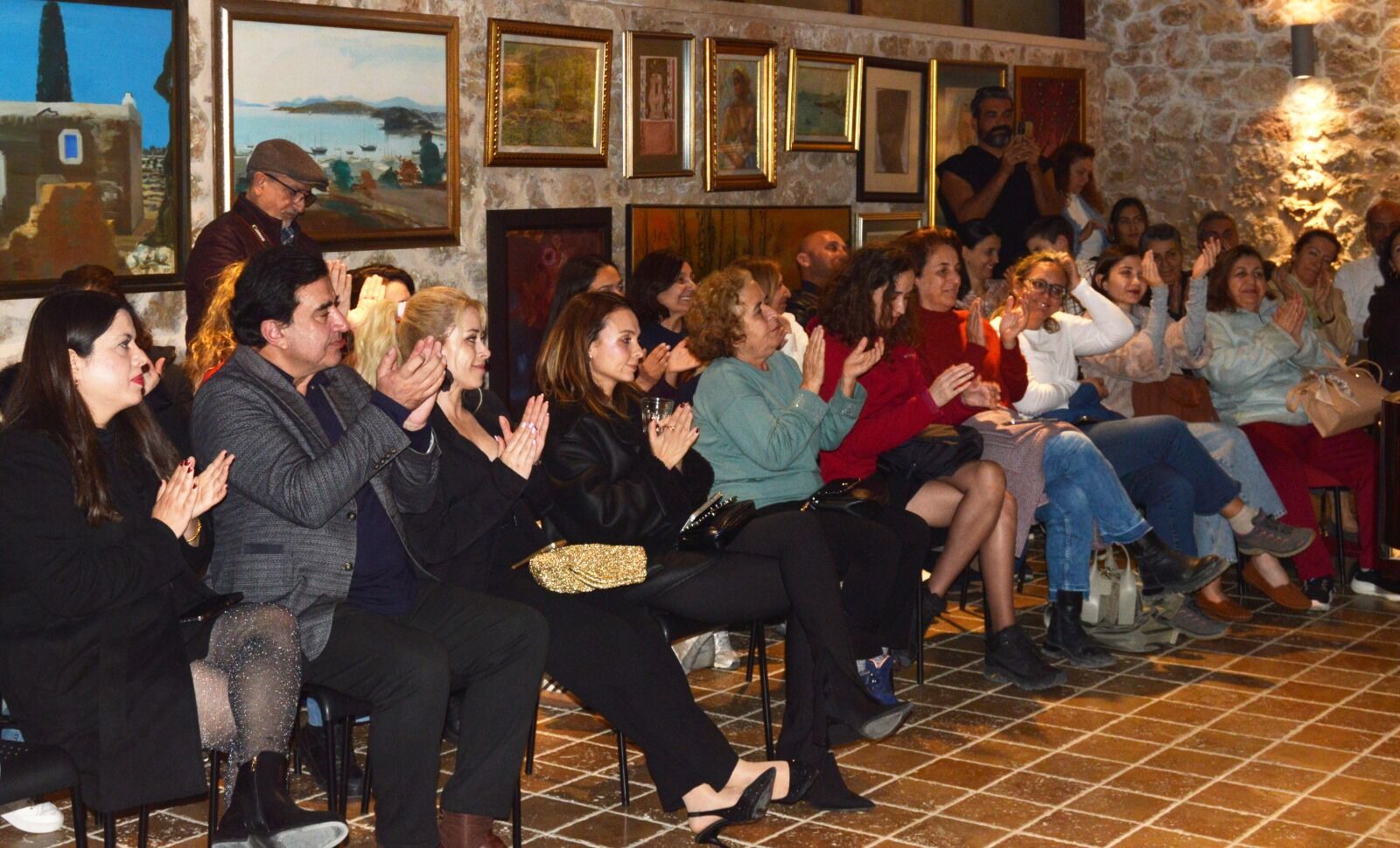 A N T A L Y A D A K A D I N B E S T E C I L E R I N E S E R L E R I Y 1214032 361002