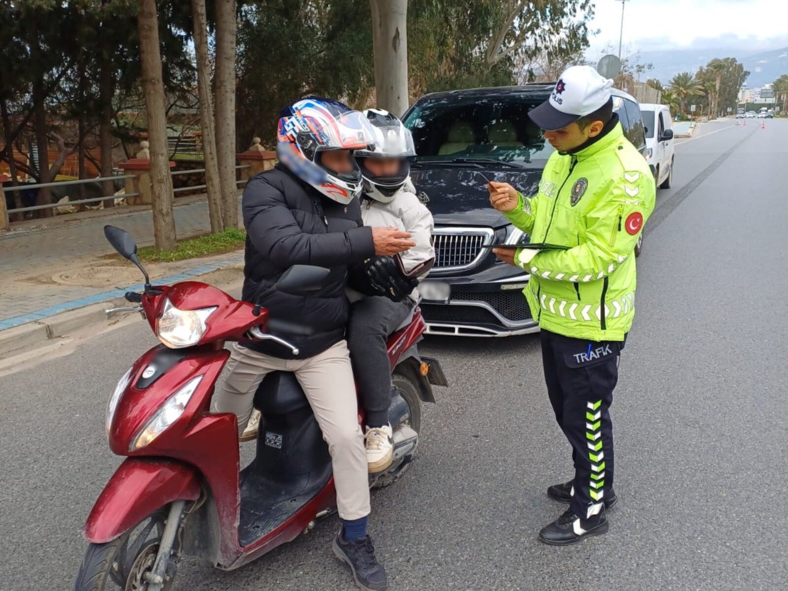 Antalya'da 35 bin 472 araç ve sürücüye ceza