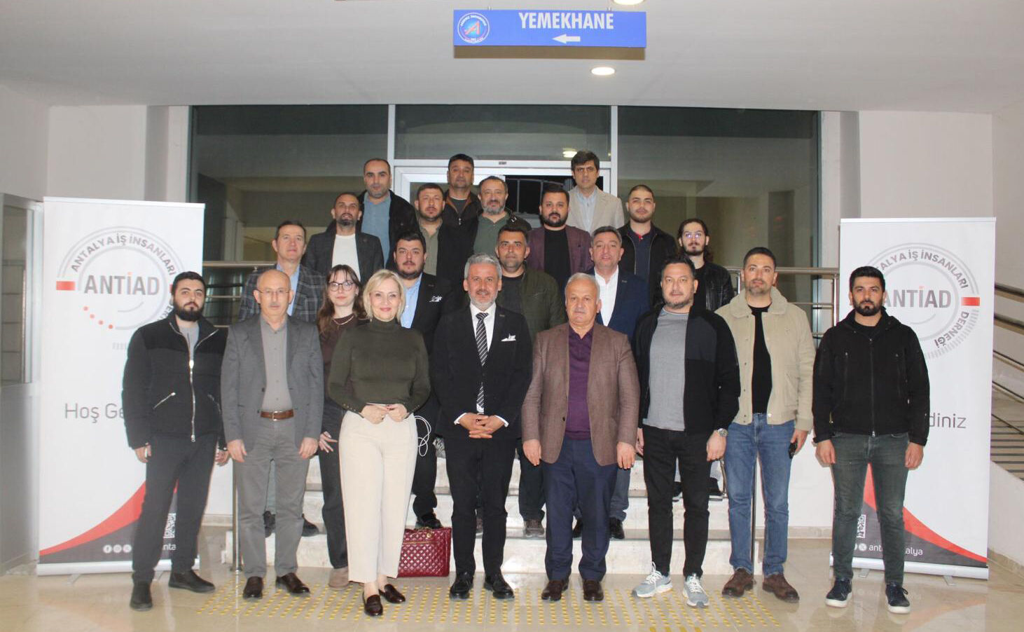 A N T I A D U N I V E R S I T E L I G E N C L E R L E I F T A R D A B 1199994 356883