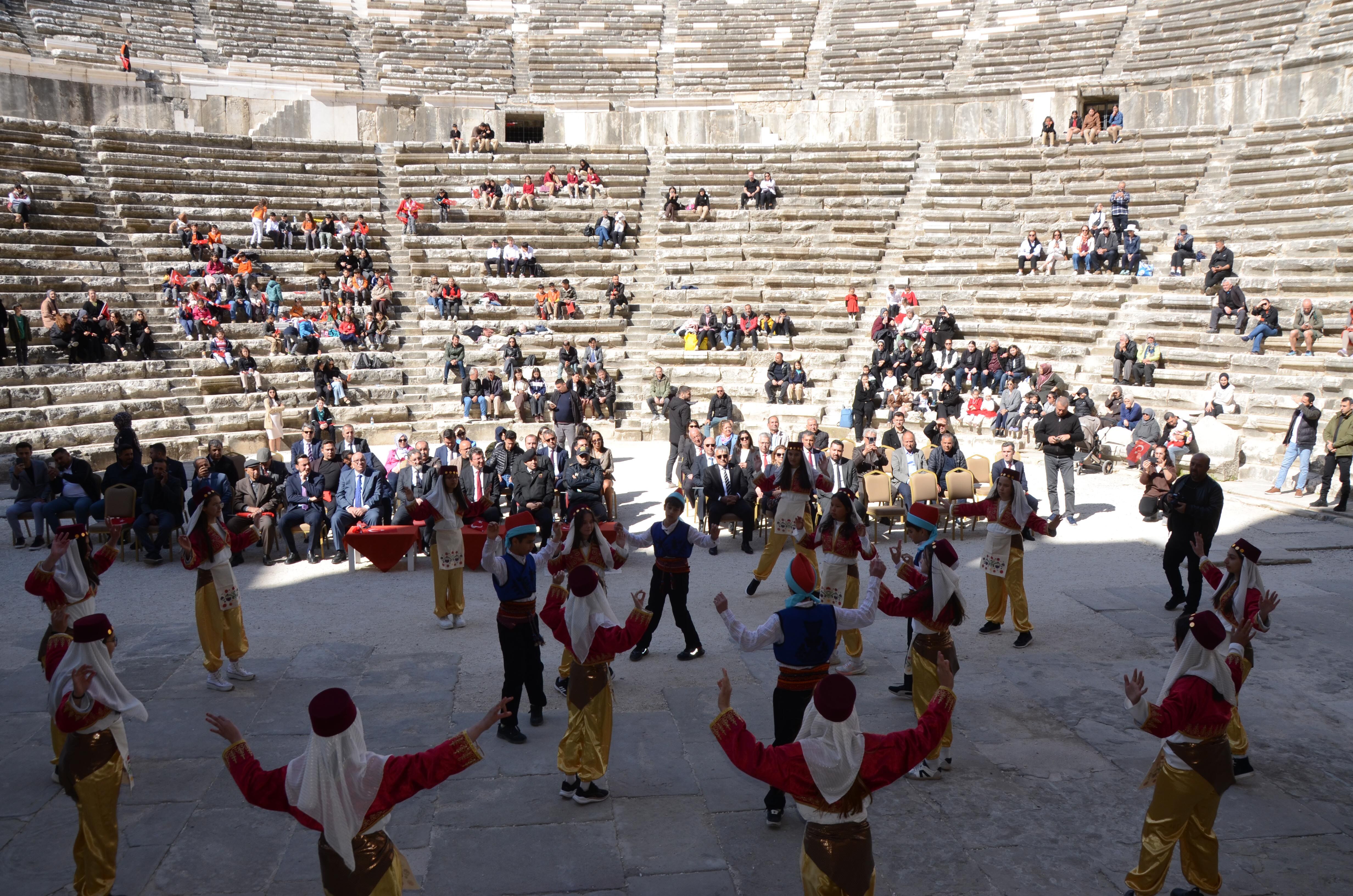 A T A T U R K U N S E R I K E G E L I S I K U T L A N D I 1203774 357924