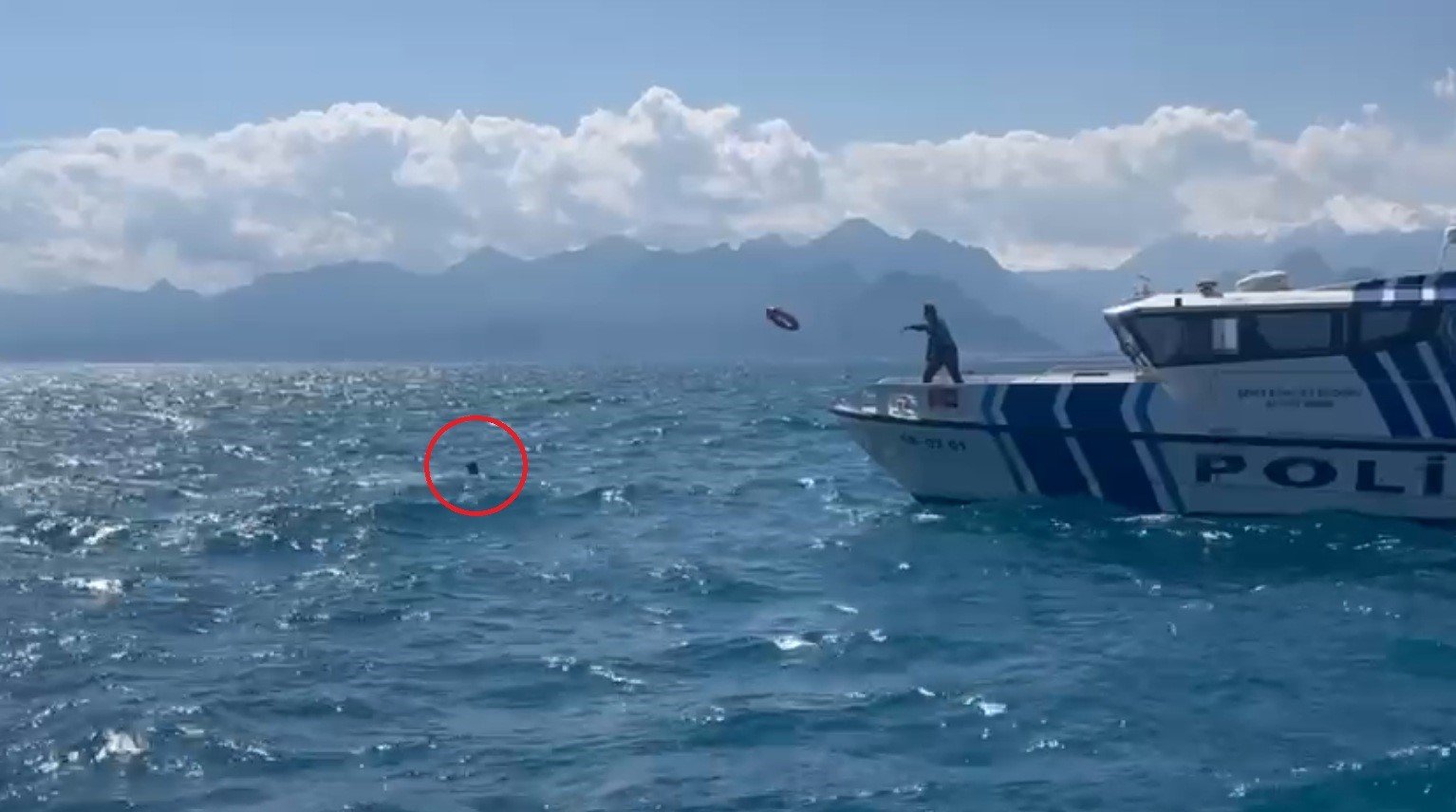 Antalya'da denizde can pazarı