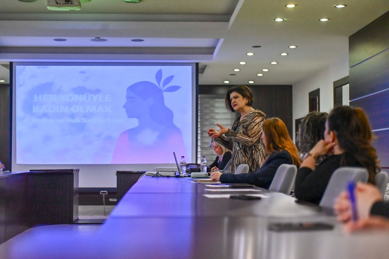 Muratpaşa'da kadın personele eğitim