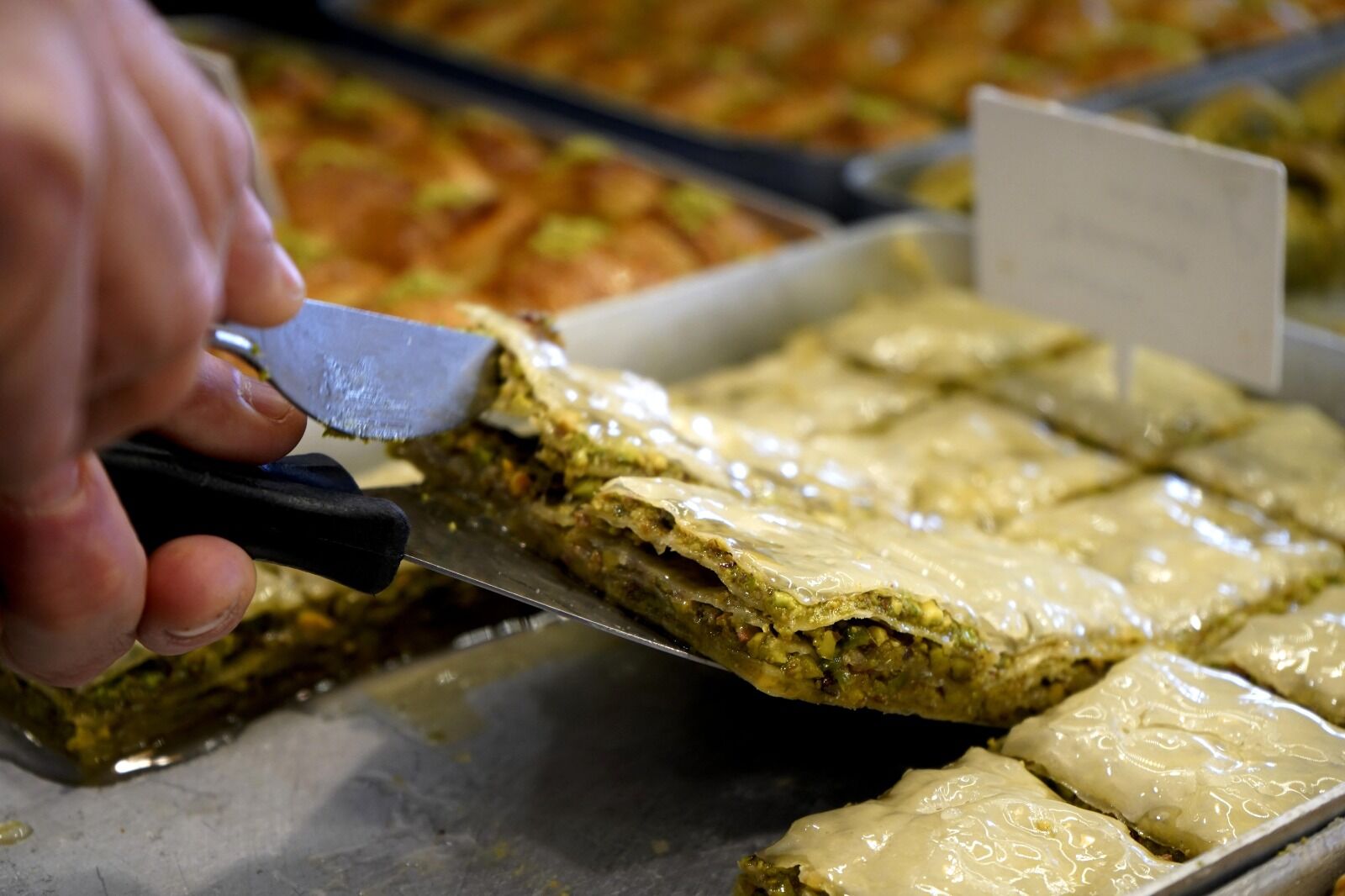 B A K L A V A D A C E S I T Z E N G I N L E S T I B A Y R A M D A E N 1216208 361641