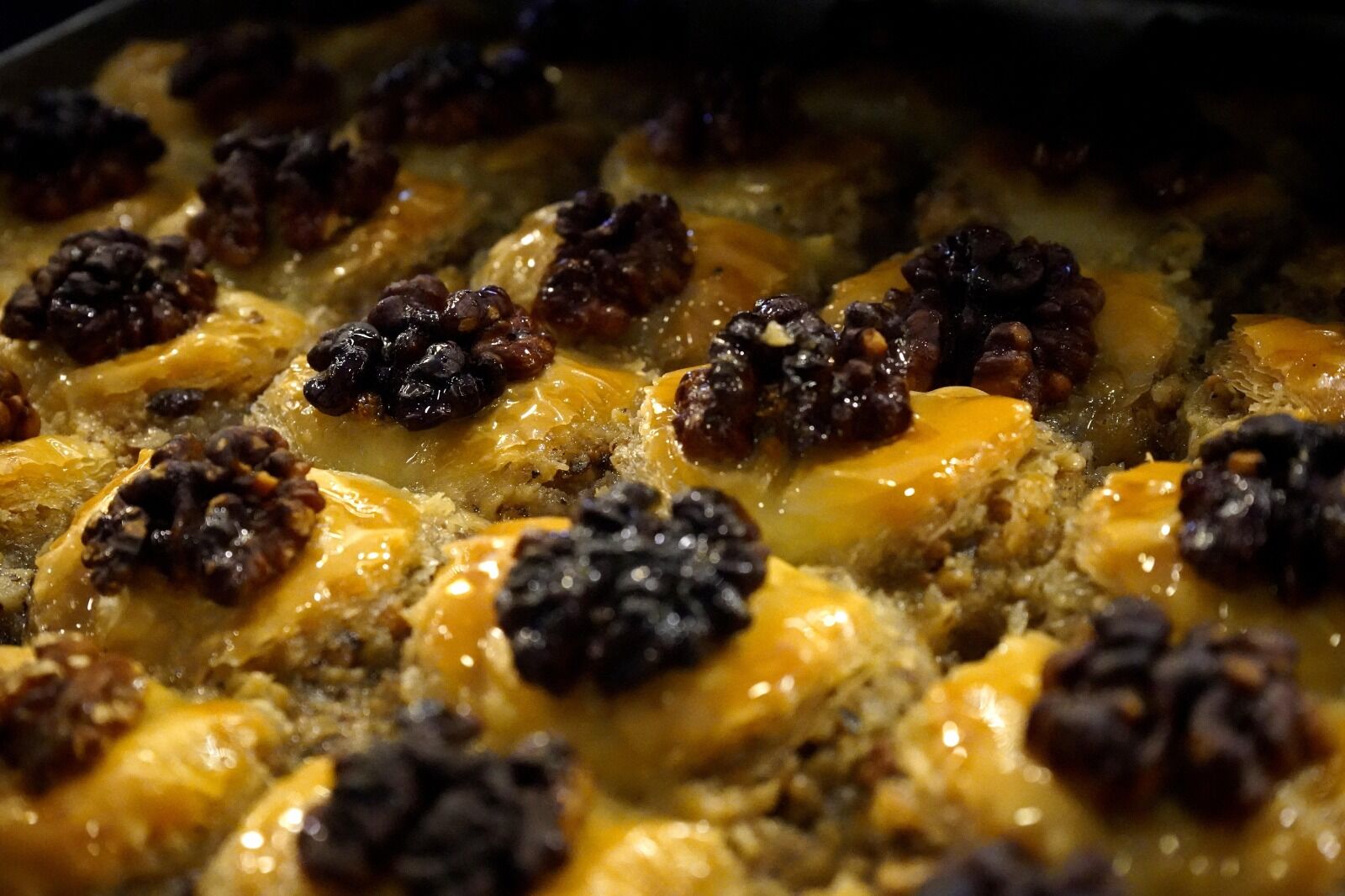 B A K L A V A D A C E S I T Z E N G I N L E S T I B A Y R A M D A E N 1216210 361641