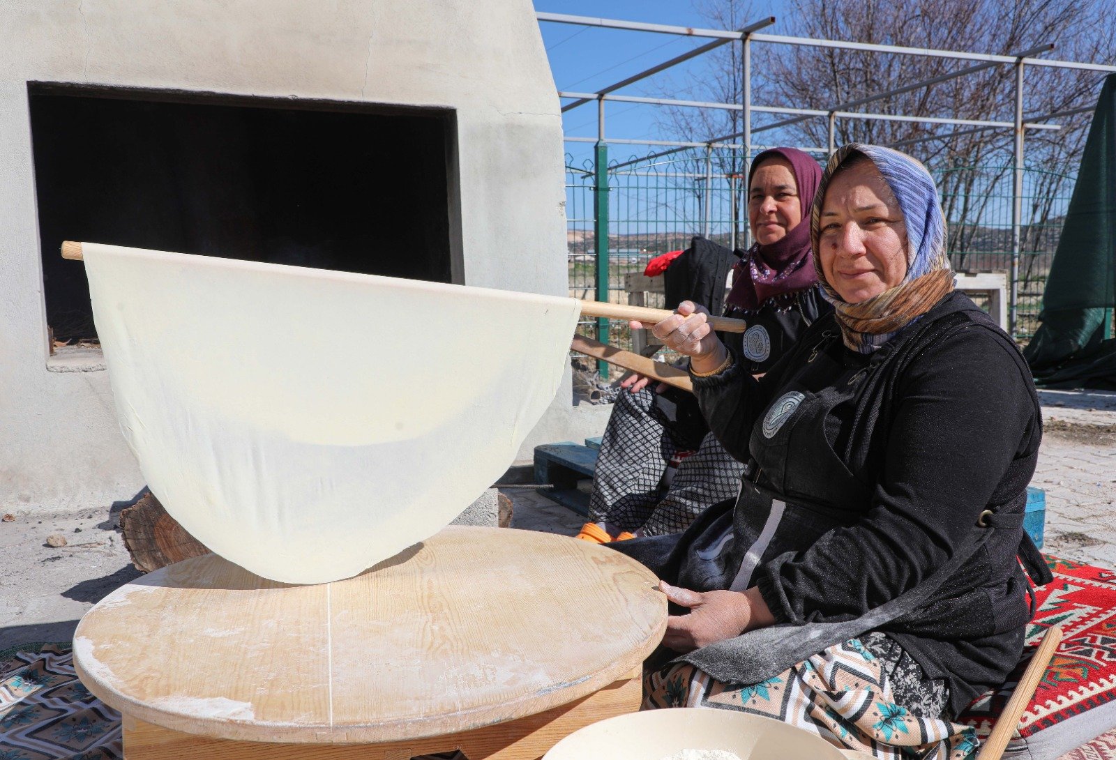 B U Y U K S E H I R I N K A D I N L A R A Y O N E L I K D E S T E K L E 1201747 357358