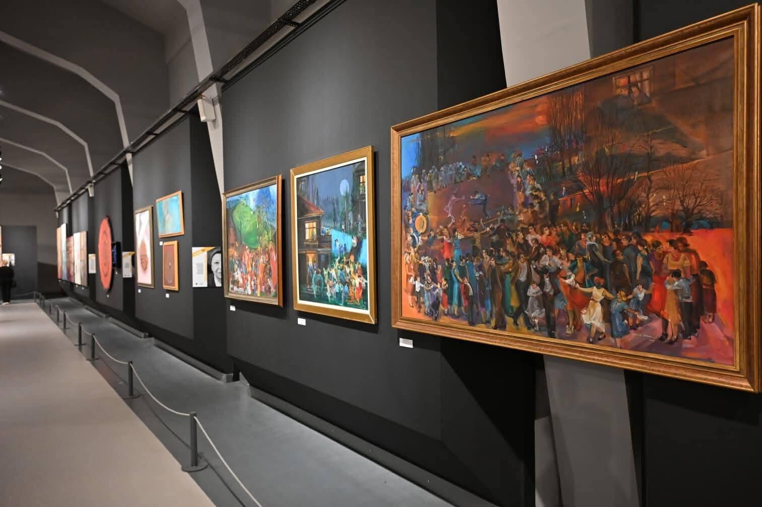 Dokumaparkta Uc Nesil Kadin Sanatci C R O S S Sergisinde Bulustu 14