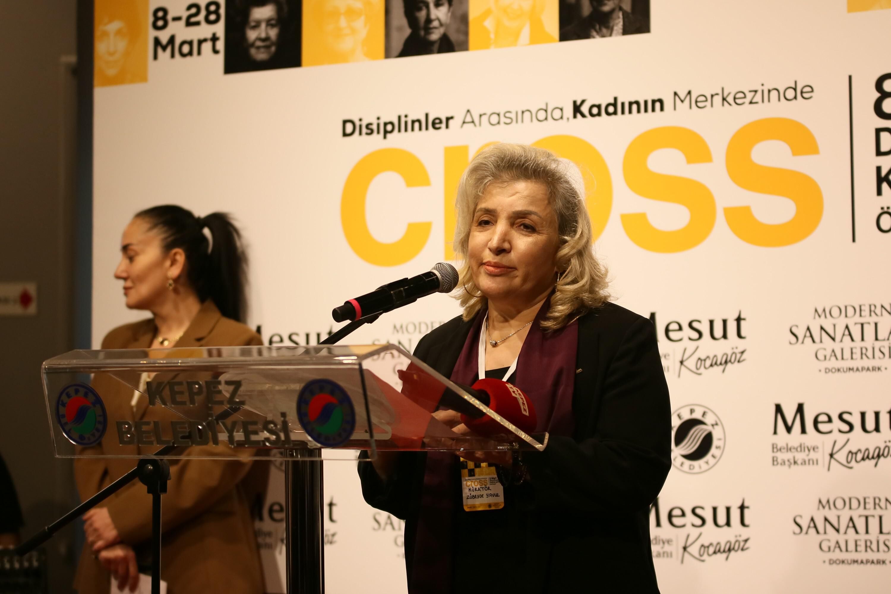 Dokumaparkta Uc Nesil Kadin Sanatci C R O S S Sergisinde Bulustu 4