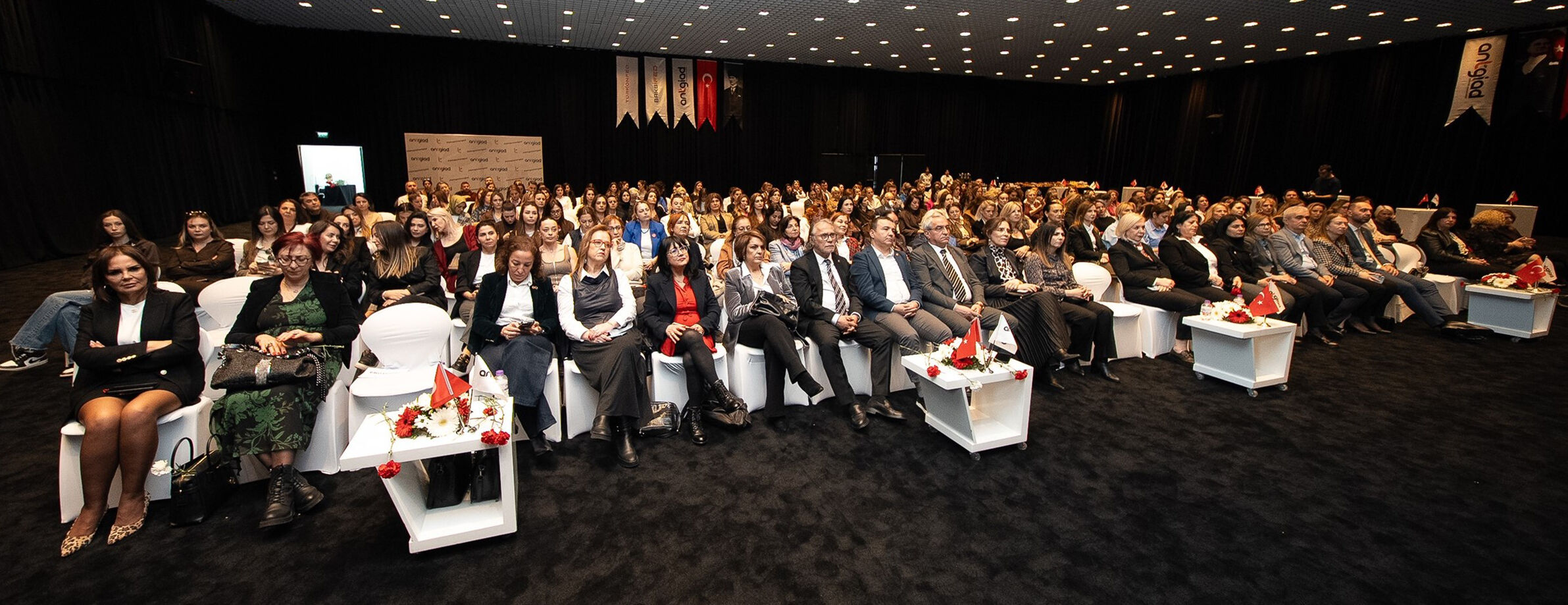 E R C A N Y A V A S K A D I N L A R I N A D I N I G U R U R T A B L 1198713 356470