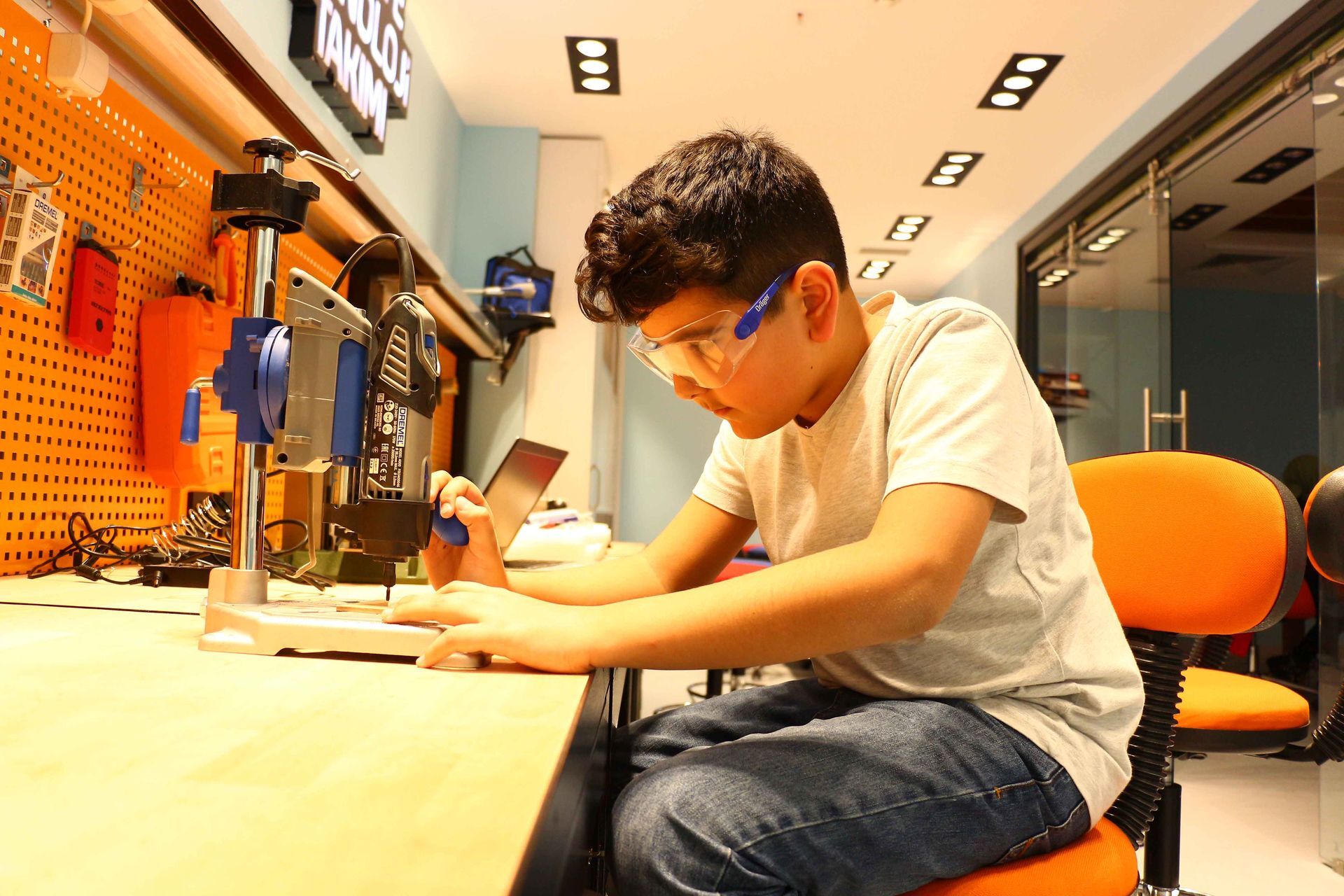 Fi E X7 Cr B9 Ic D8 L G Bs7H Zr H Y82 Irx Td Z V