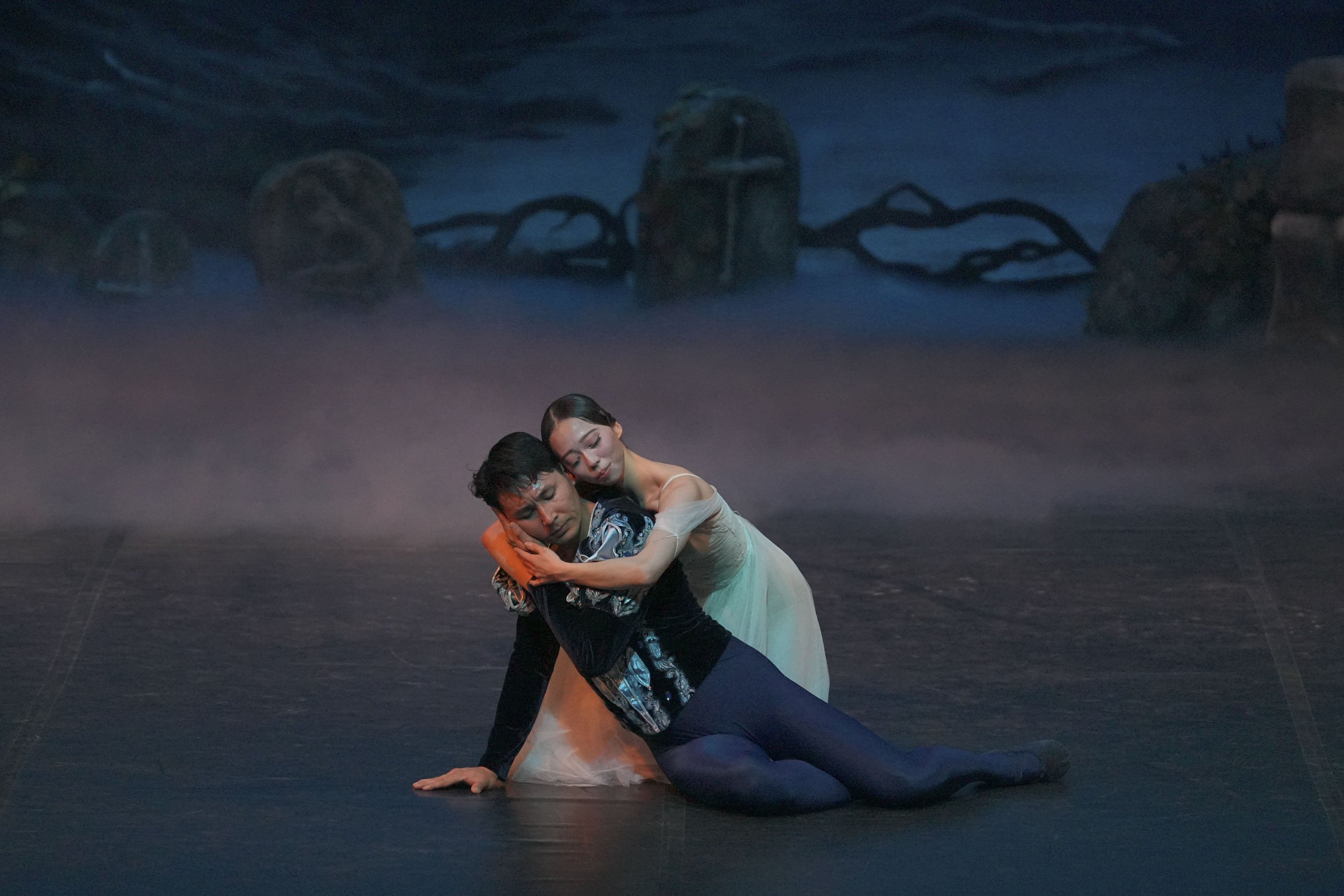 G I S E L L E A N T A L Y A S A H N E S I N D E 1226447 364724