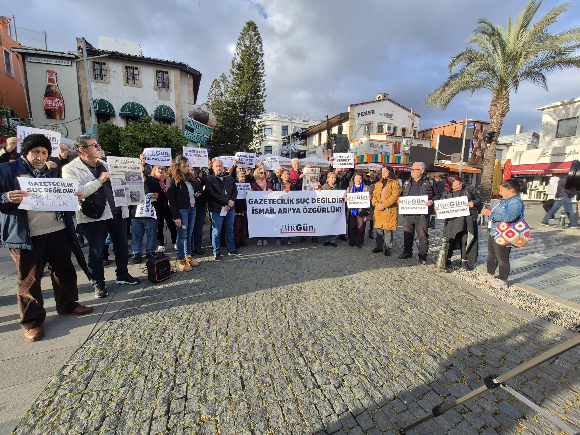 H E Gzb3L Wk A A F Q X