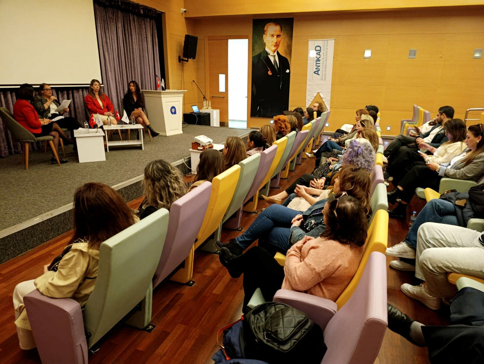 K A D I N I N G U C U D A Y A N I S M A S I 1213674 360889-1