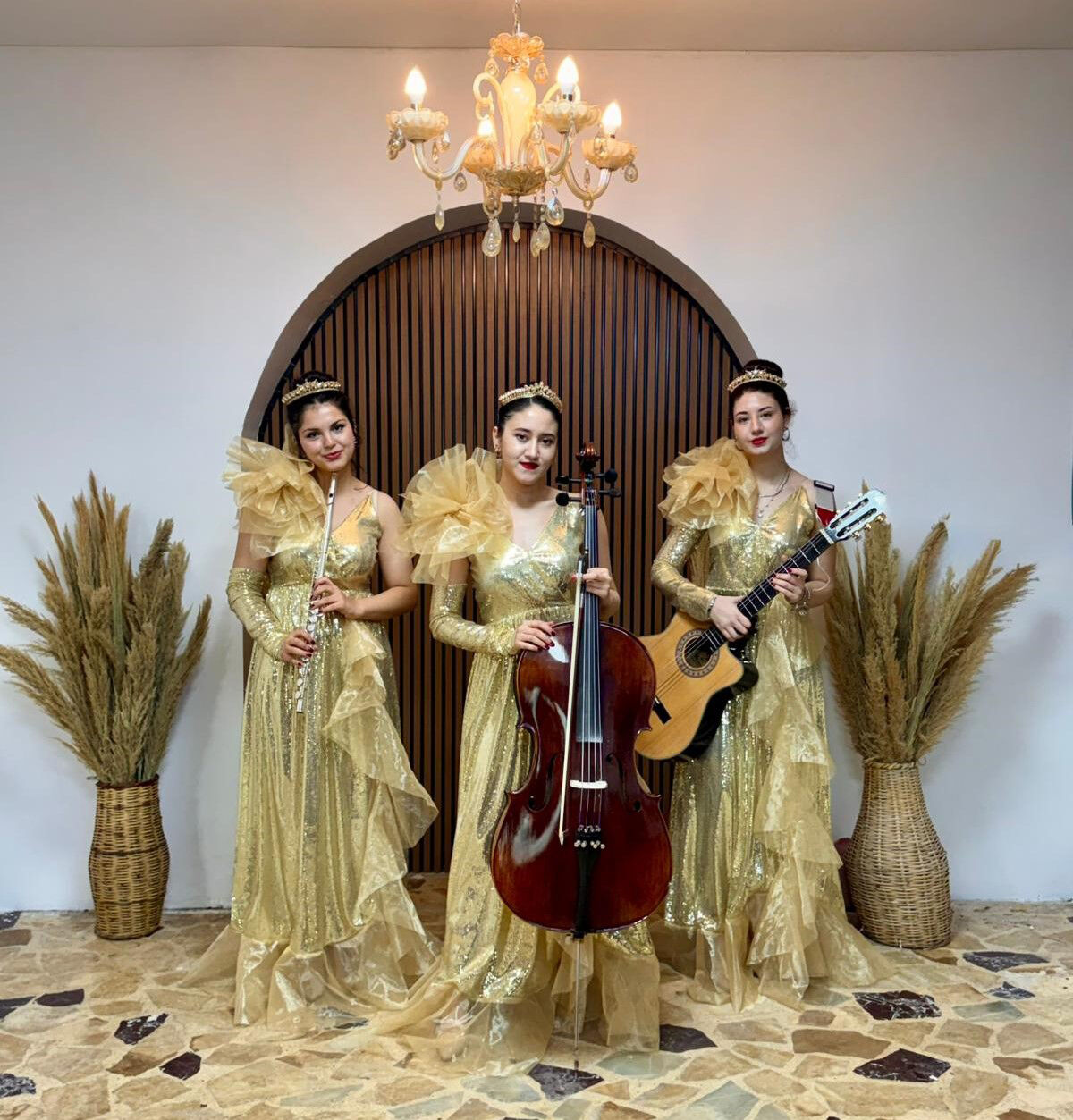 K A D I N M U Z I S Y E N L E R A N T A L Y A N I N S I N I R L A R I N 1196953 355924