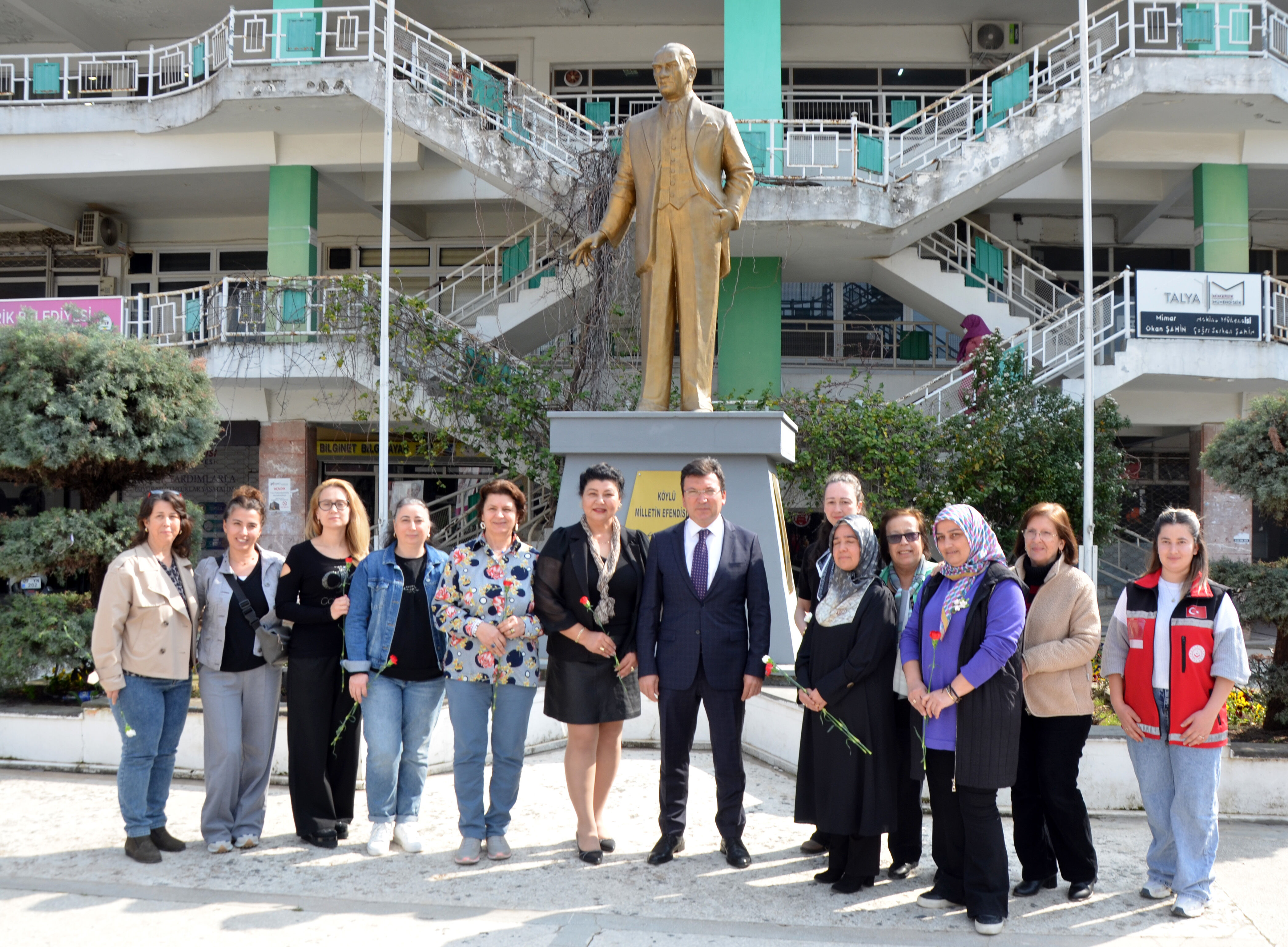 K A Y M A K A M S A H I N K A D I N L A R G U N U N U K U T L A D I 1199285 356672