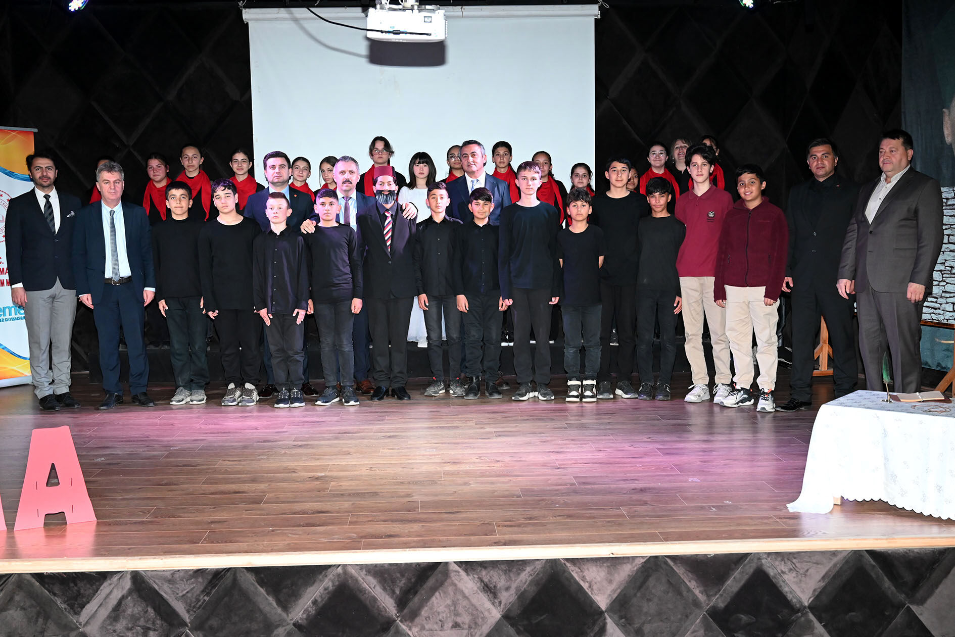 K E M E R D E I S T I K L A L M A R S I N I N K A B U L U T O R E N 1209019 359526