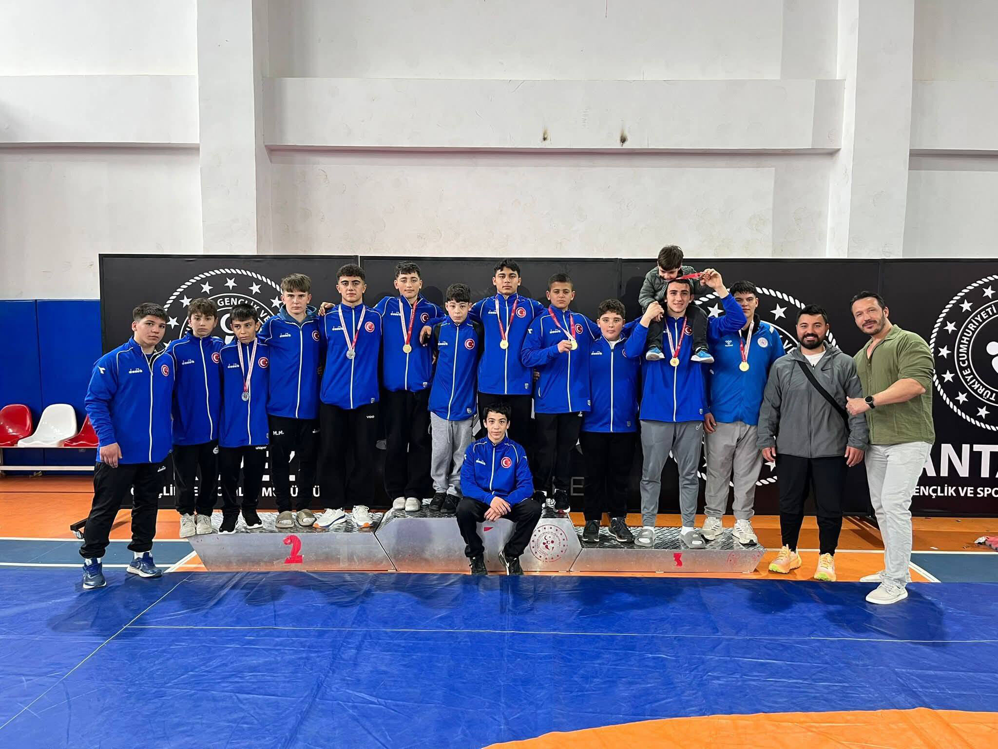 K O R K U T E L I L I P E H L I V A N L A R A N T A L Y A S A M P I Y O N 1214949 361275