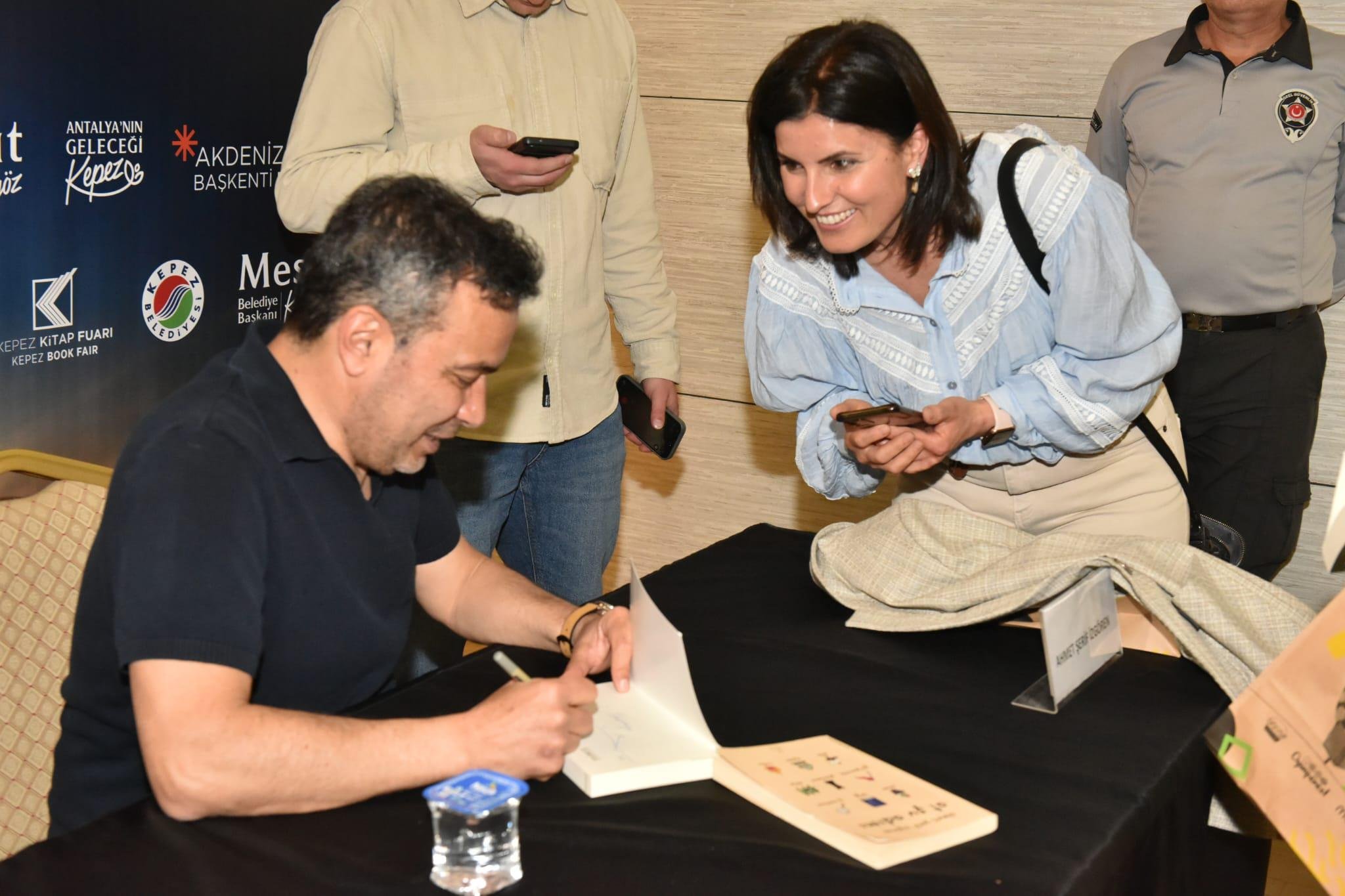 Kepez Kitap Fuarinda Ahmet Serif Izgorenden Ilham Veren Soylesi Hayata Deger Katmak 11