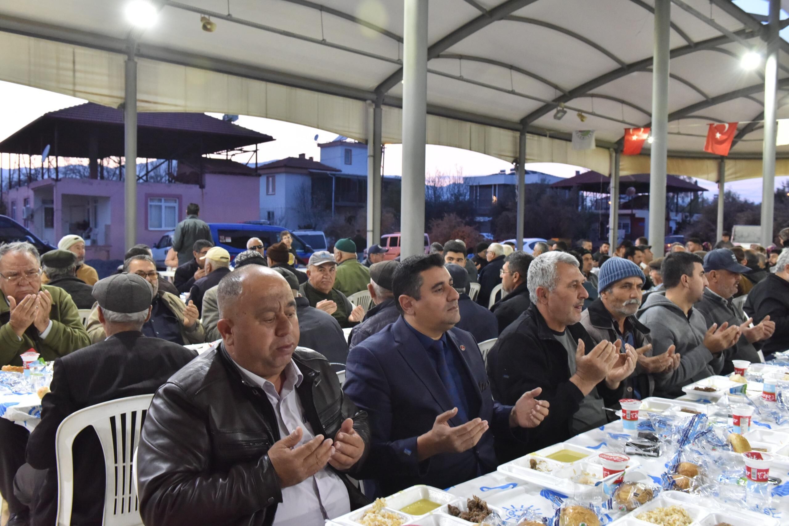 Kepezin Iftar Sofralari Baskoy Ve Gazilere Kuruldu 2